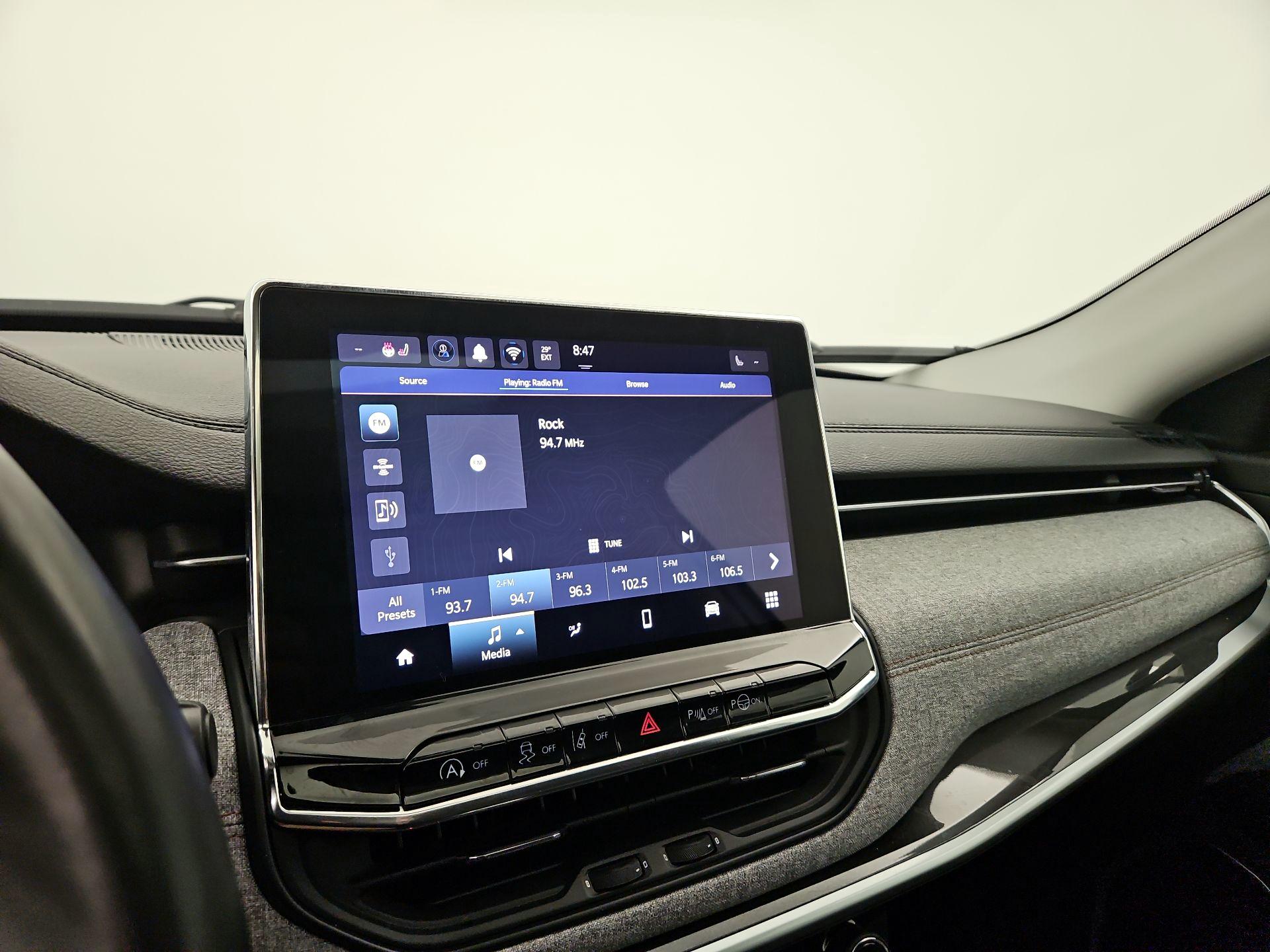 Thumbnail: 2022 Jeep Compass - 15