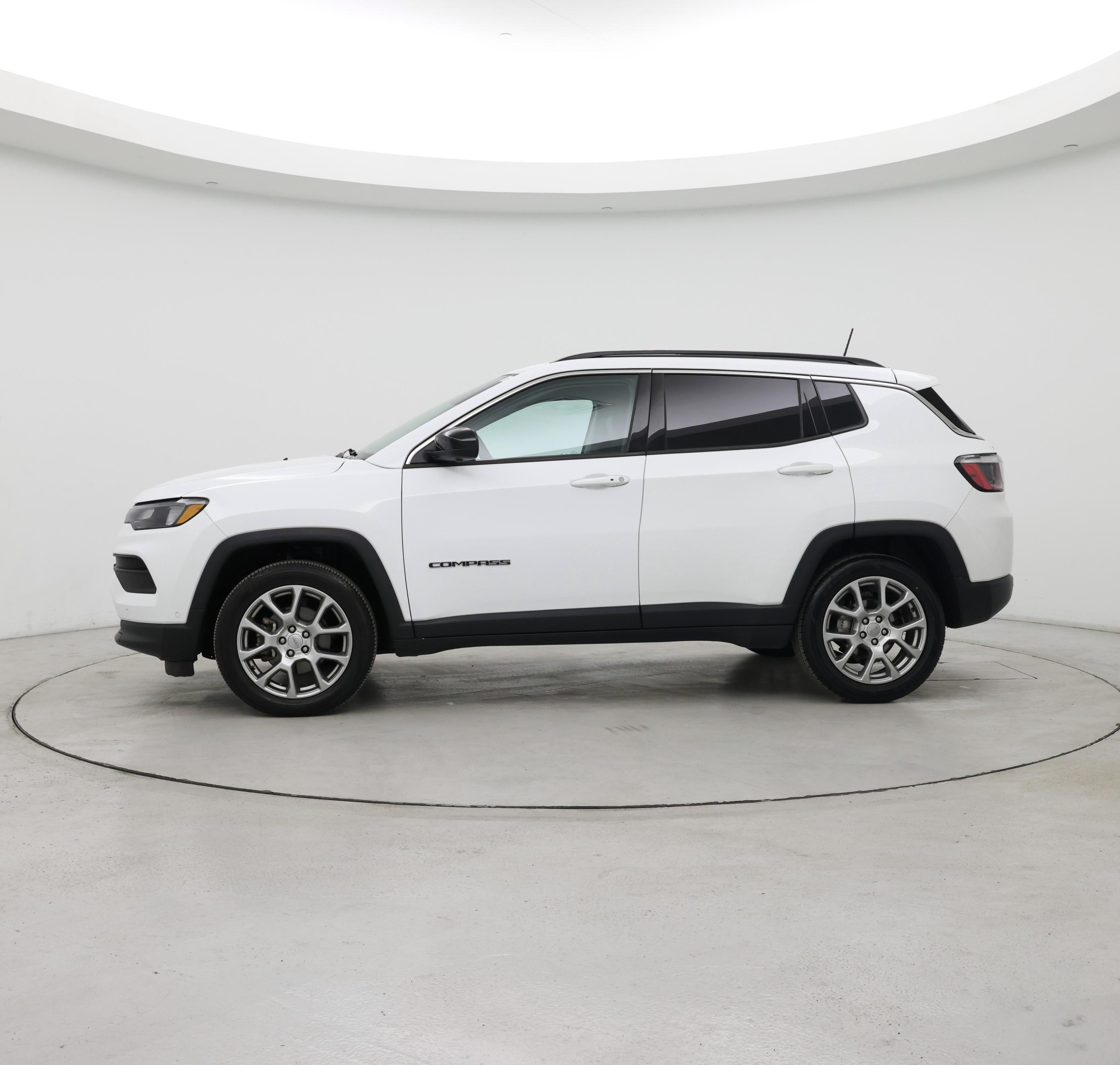 Thumbnail: 2022 Jeep Compass - 3