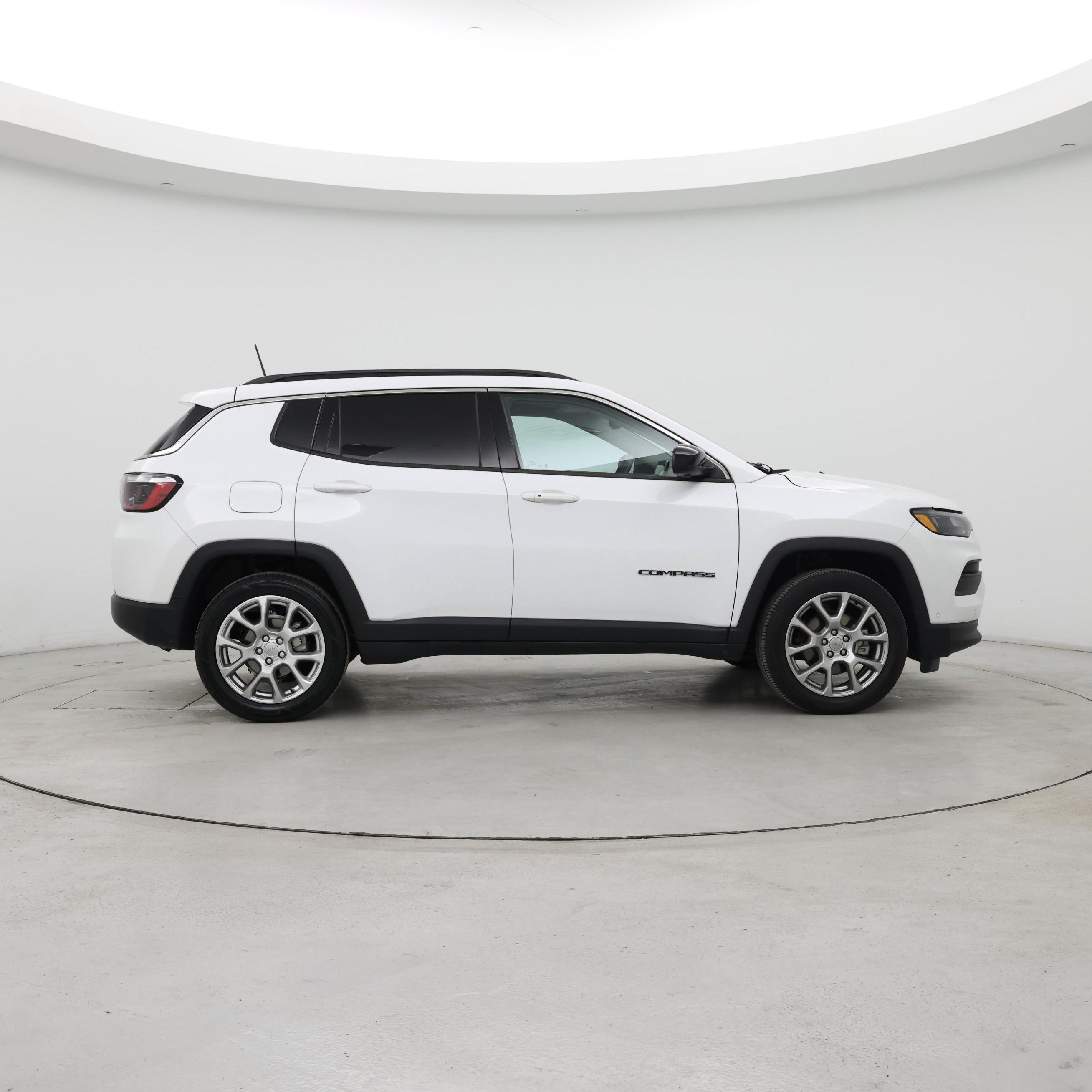 Thumbnail: 2022 Jeep Compass - 7