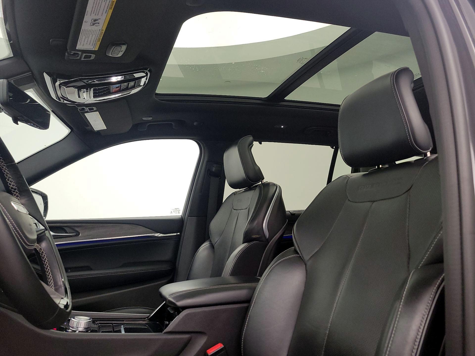 Thumbnail: 2022 Jeep Grand Cherokee L - 20