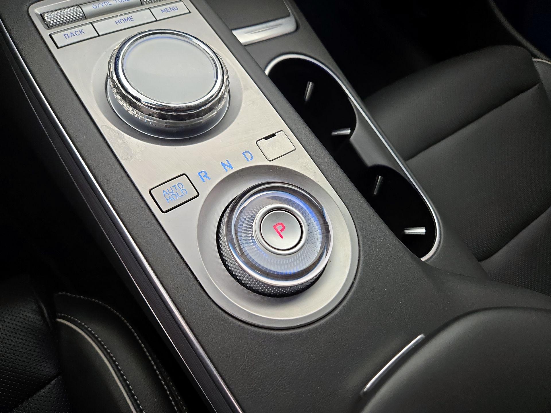 Thumbnail: 2024 Genesis GV70 - 18