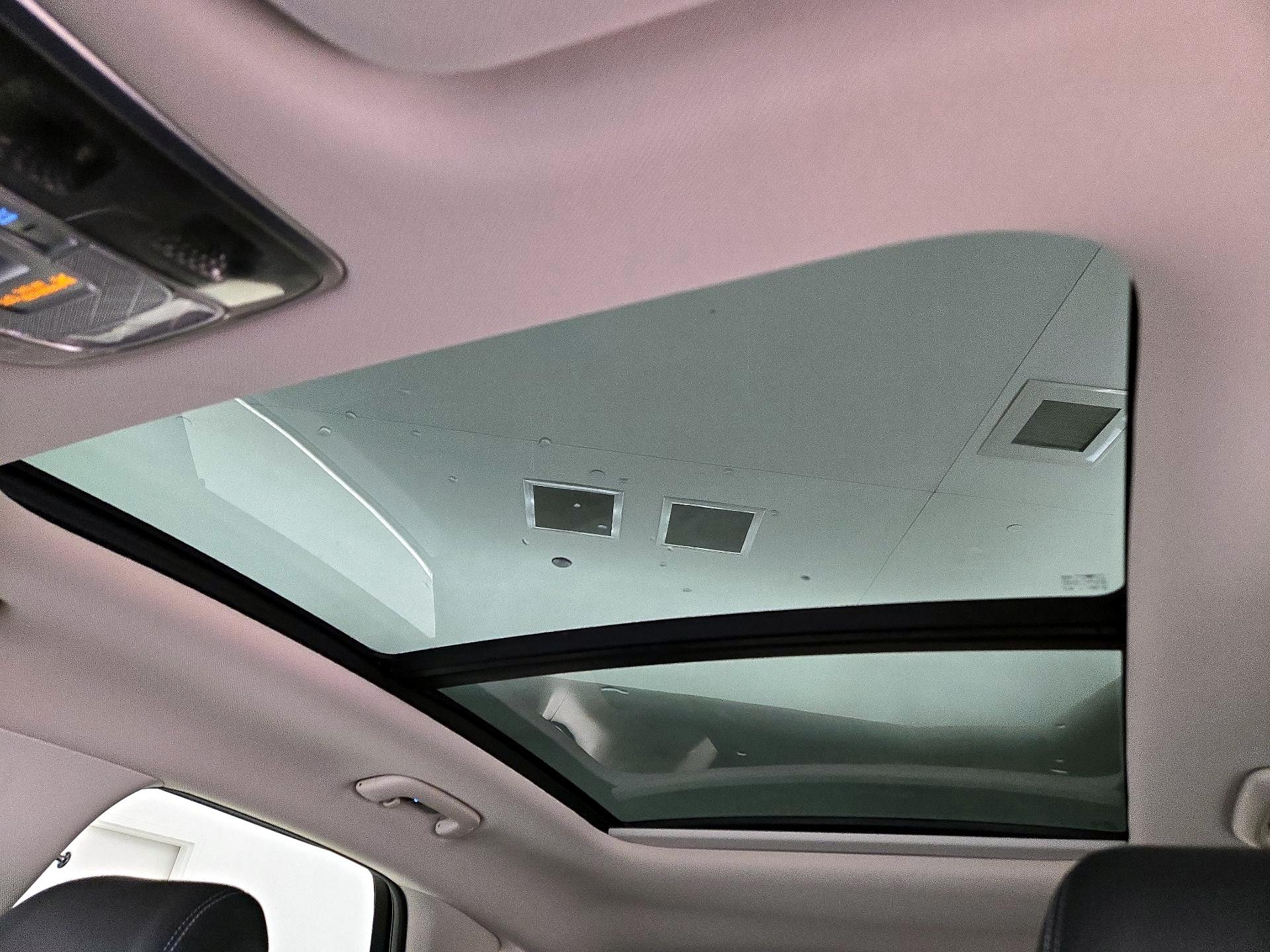 Thumbnail: 2024 Genesis GV70 - 20