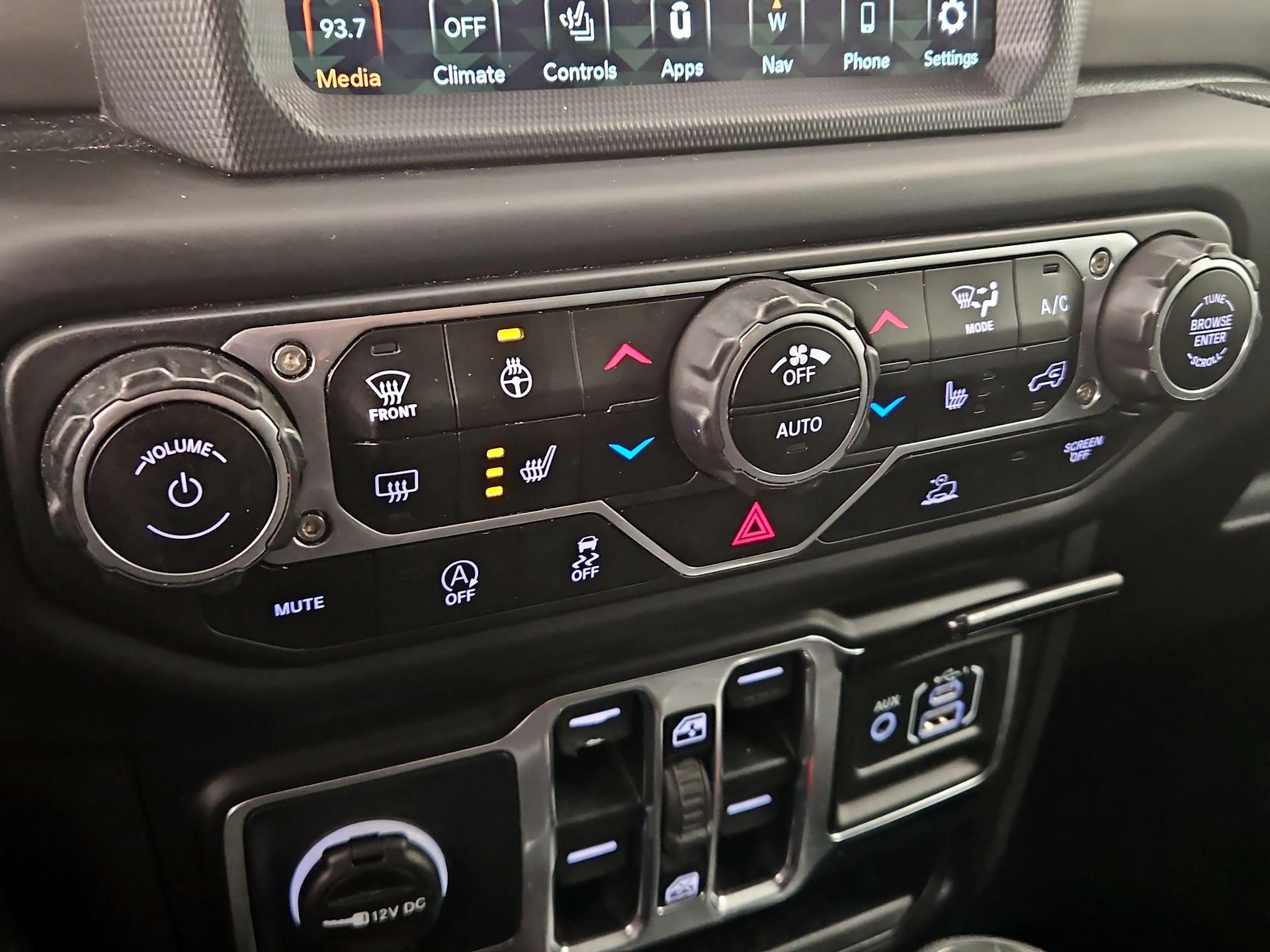 Thumbnail: 2021 Jeep Gladiator - 17