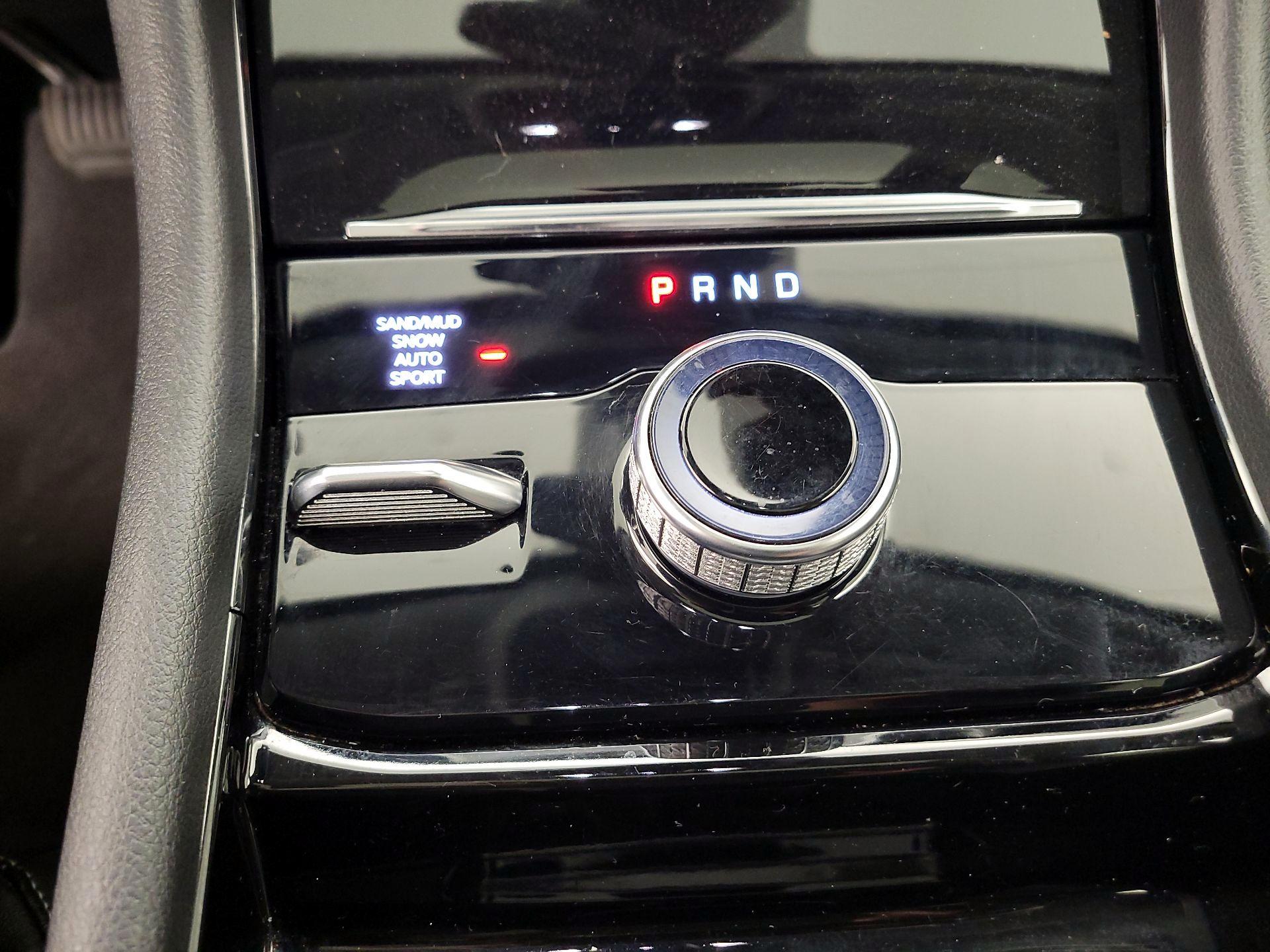 Thumbnail: 2022 Jeep Grand Cherokee - 17