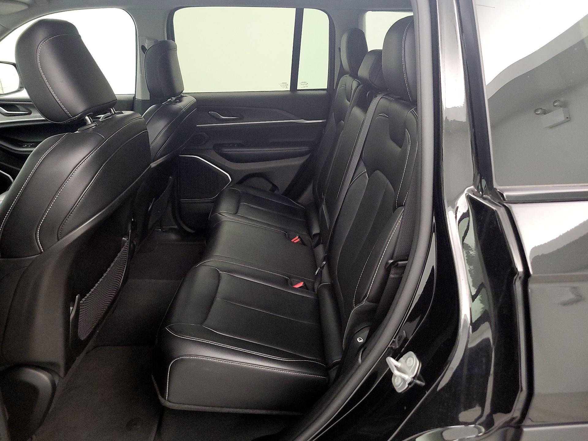 Thumbnail: 2022 Jeep Grand Cherokee - 20