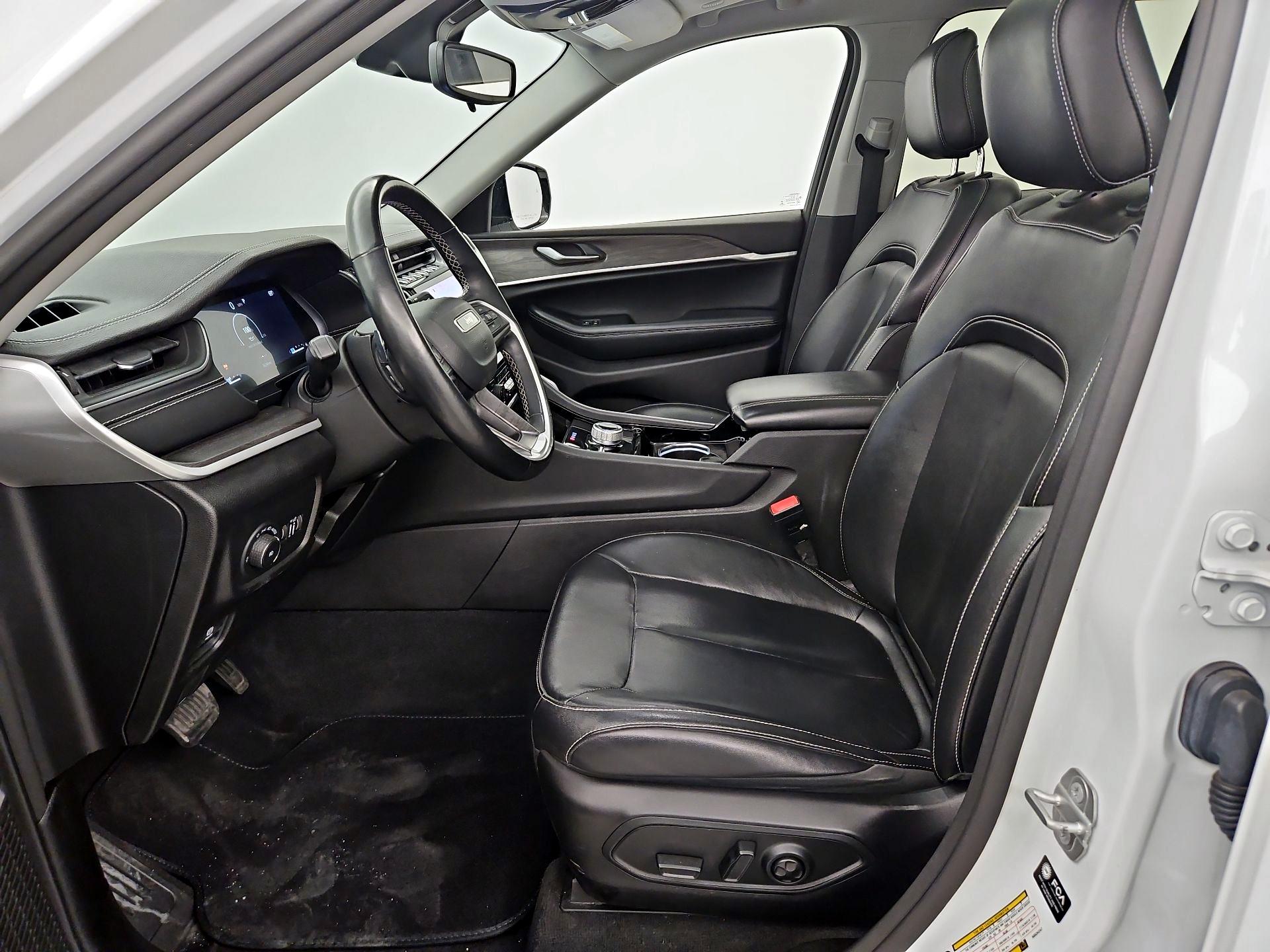 Thumbnail: 2022 Jeep Grand Cherokee - 11