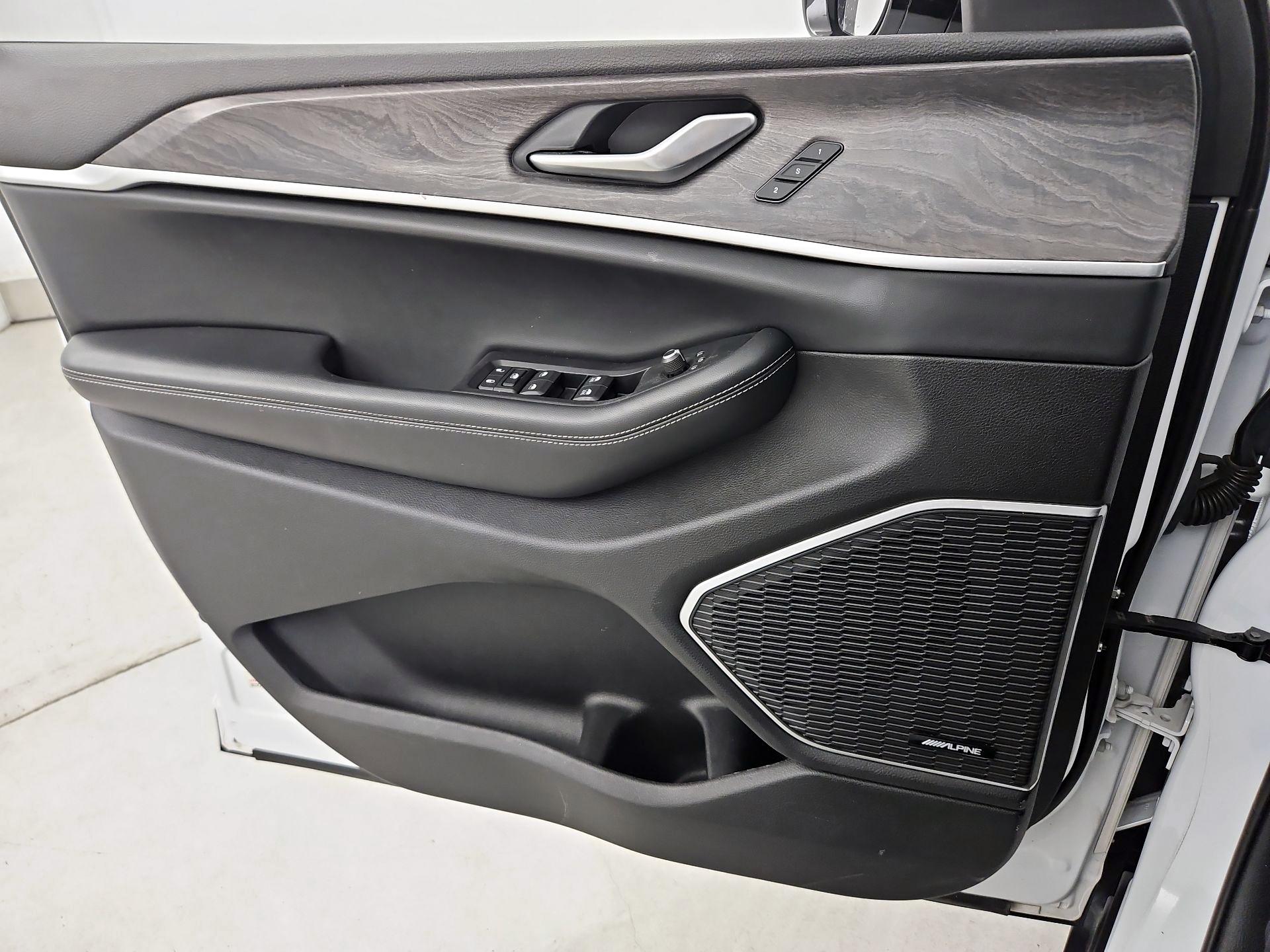 Thumbnail: 2022 Jeep Grand Cherokee - 12