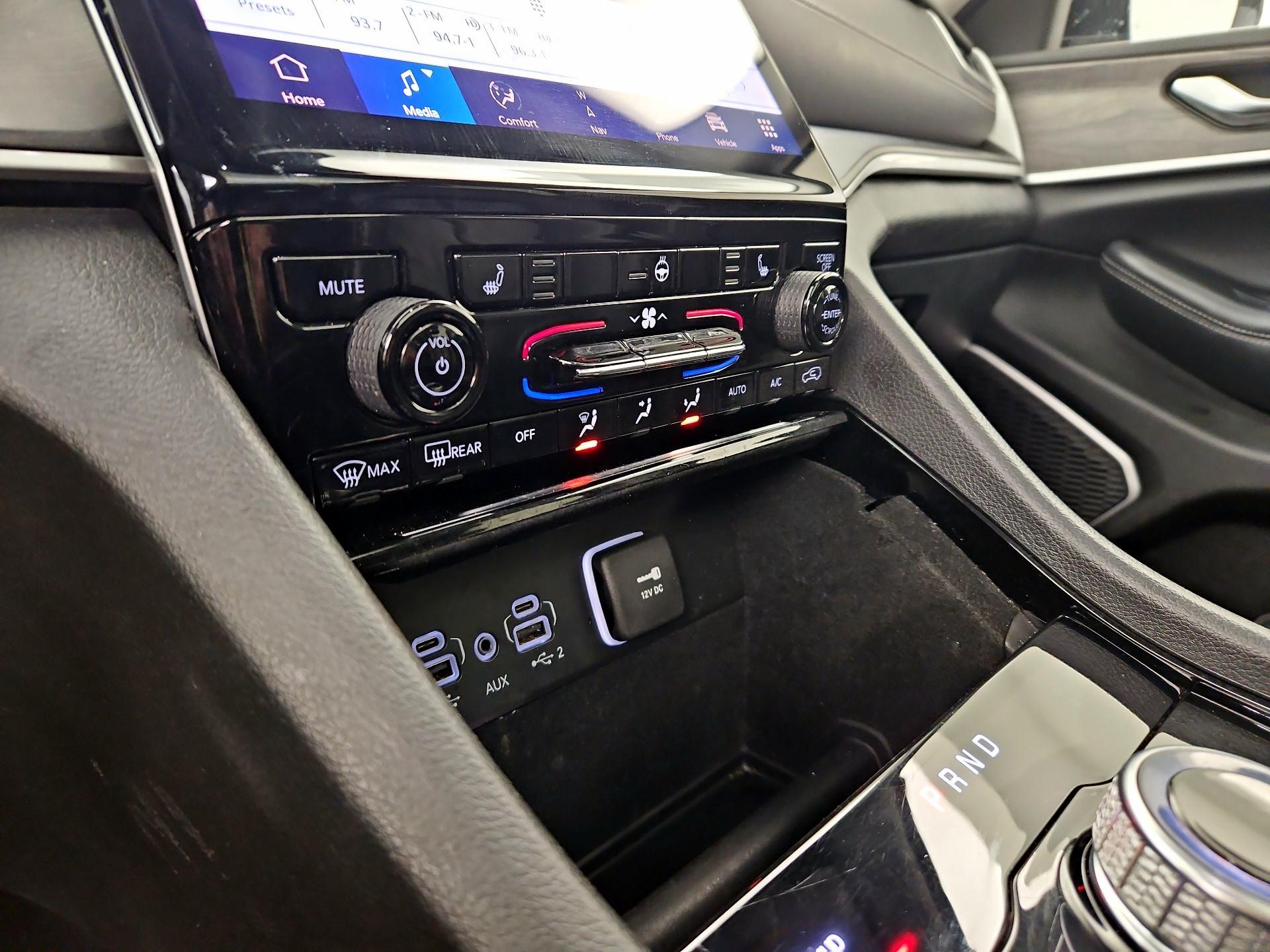 Thumbnail: 2022 Jeep Grand Cherokee - 17