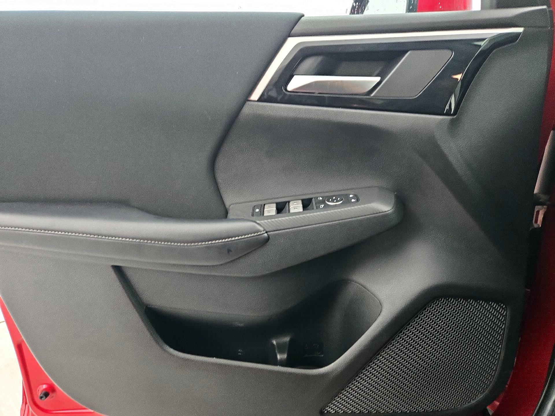 Thumbnail: 2022 Mitsubishi Outlander - 12