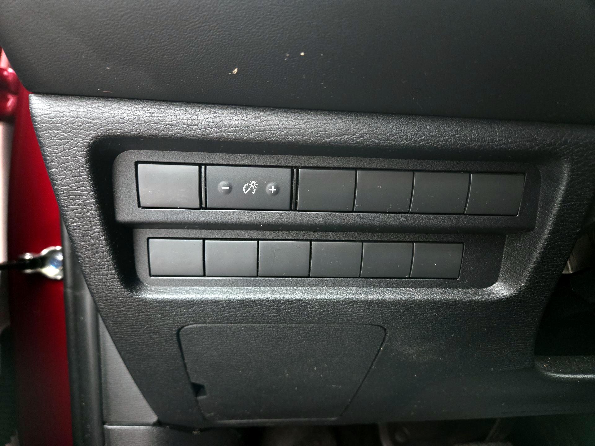 Thumbnail: 2022 Mitsubishi Outlander - 13