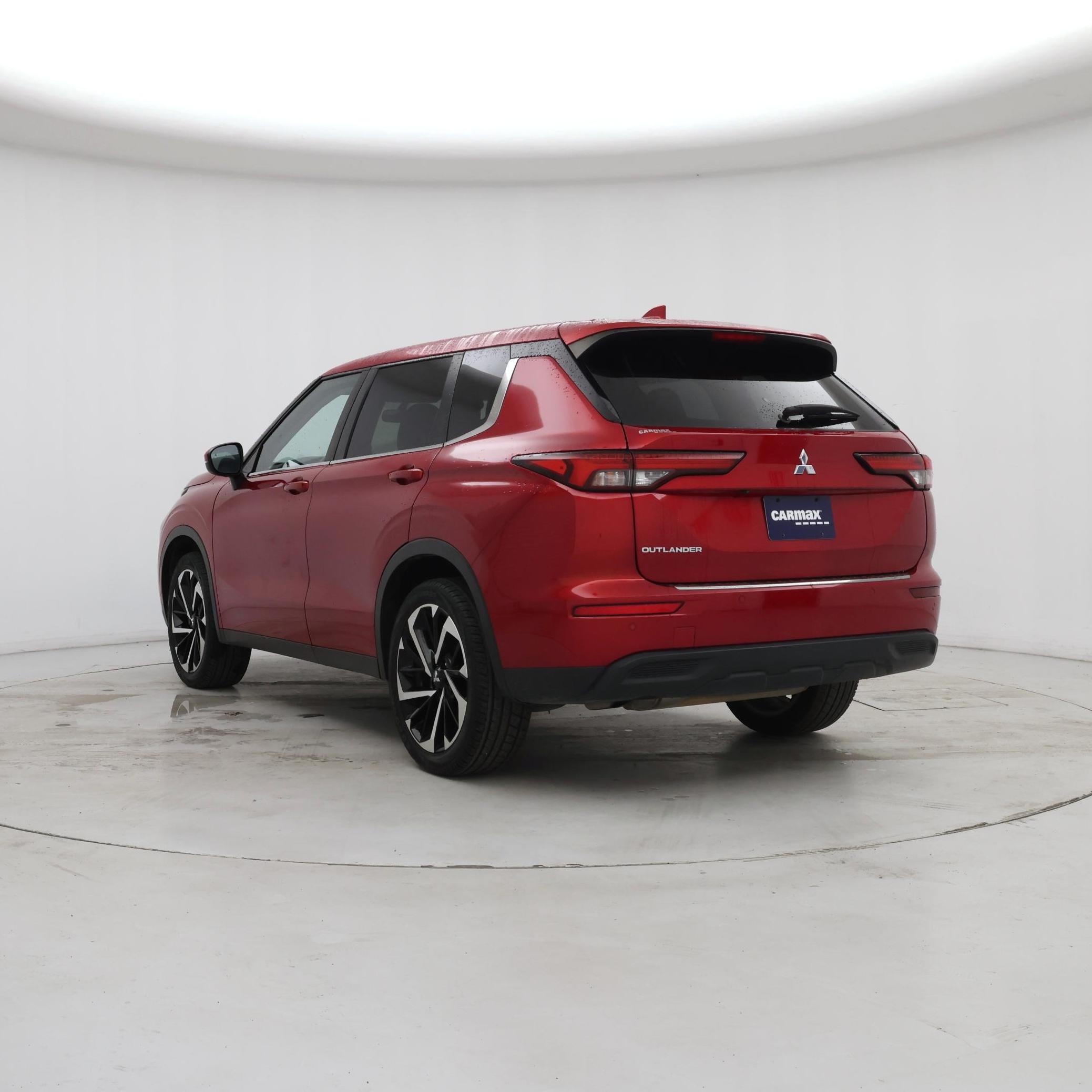 Thumbnail: 2022 Mitsubishi Outlander - 2