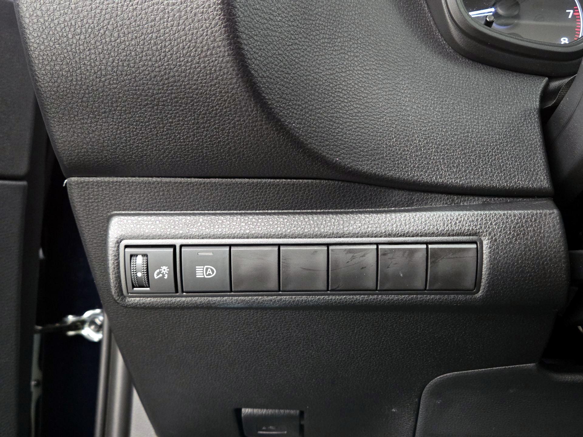 Thumbnail: 2025 Toyota Corolla - 13