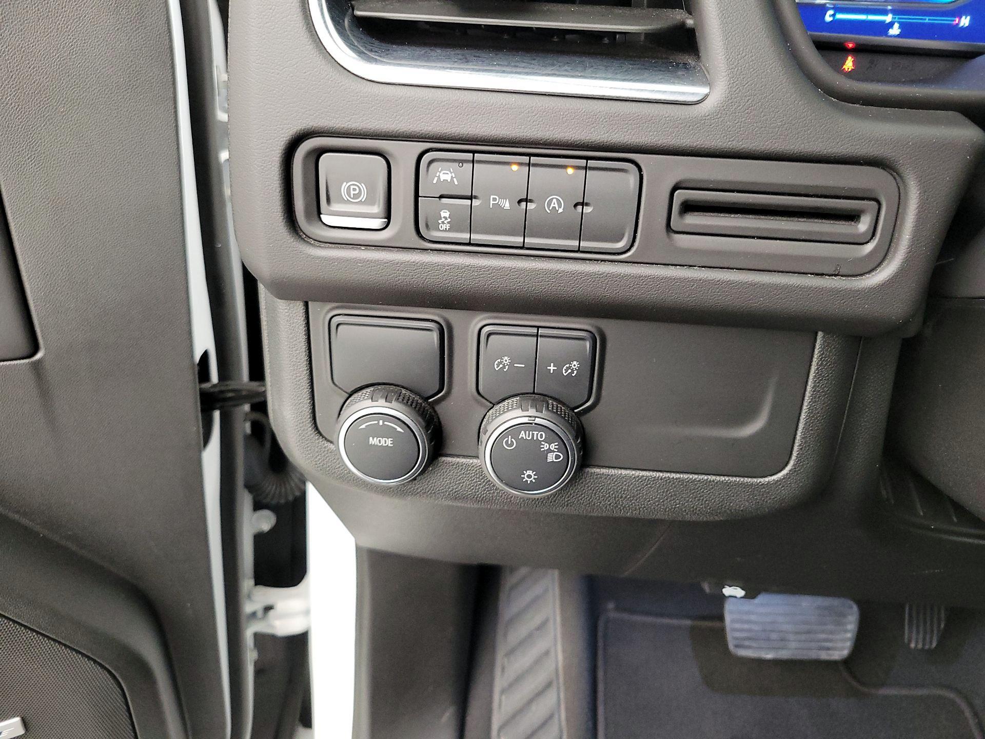 Thumbnail: 2023 Chevrolet Suburban - 13