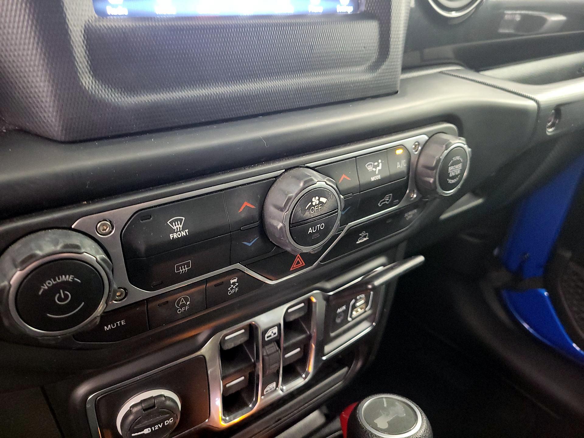 Thumbnail: 2022 Jeep Wrangler - 16