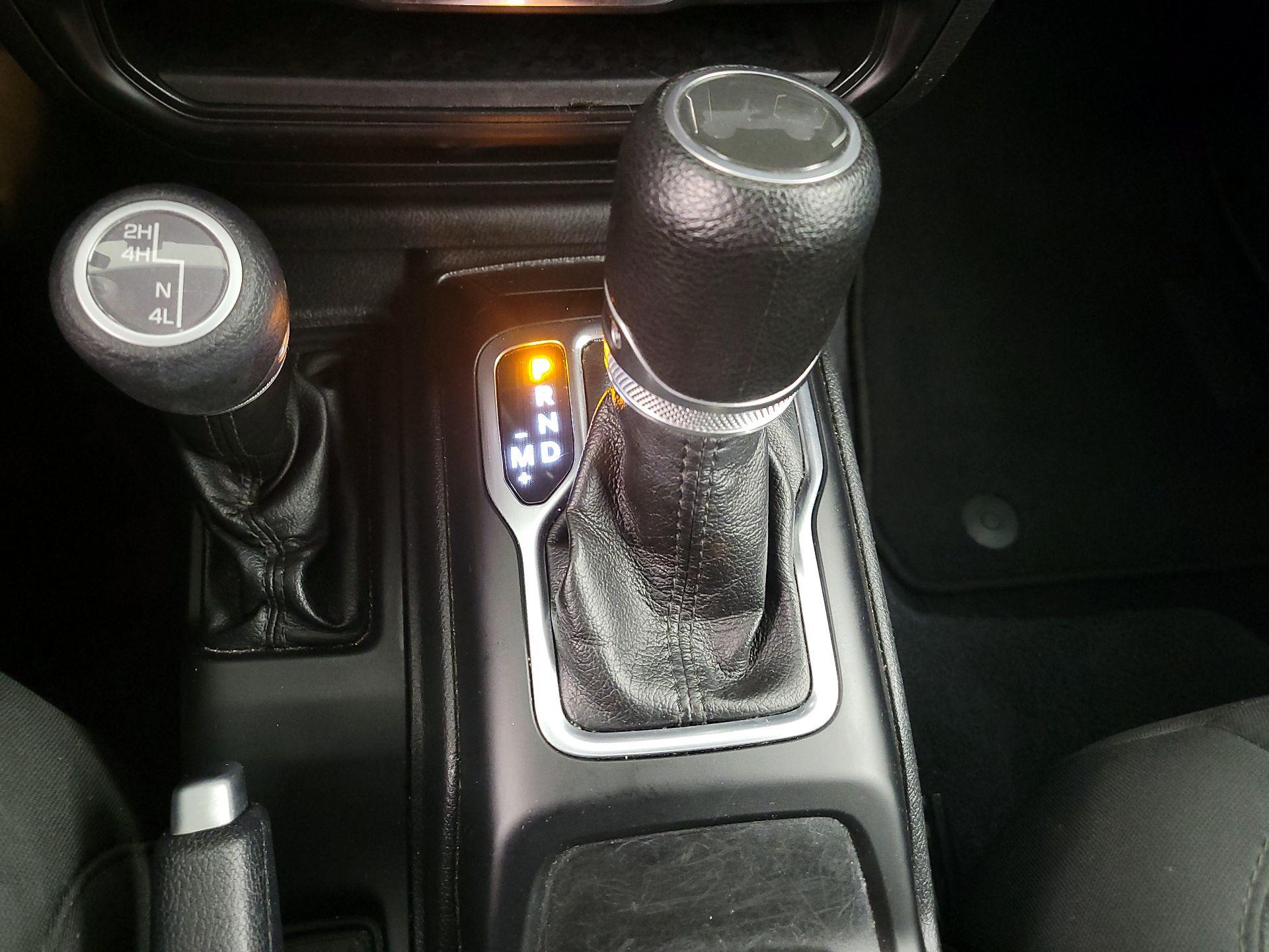 Thumbnail: 2022 Jeep Wrangler - 17