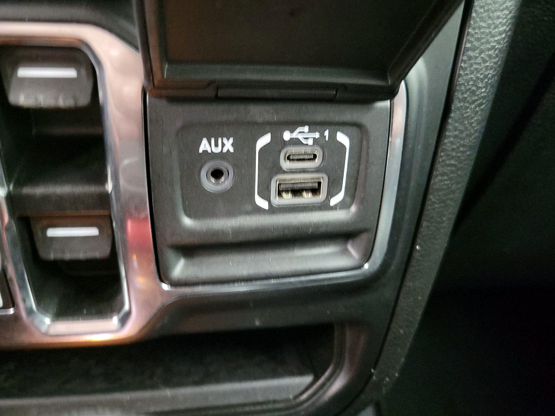 Thumbnail: 2022 Jeep Wrangler - 18