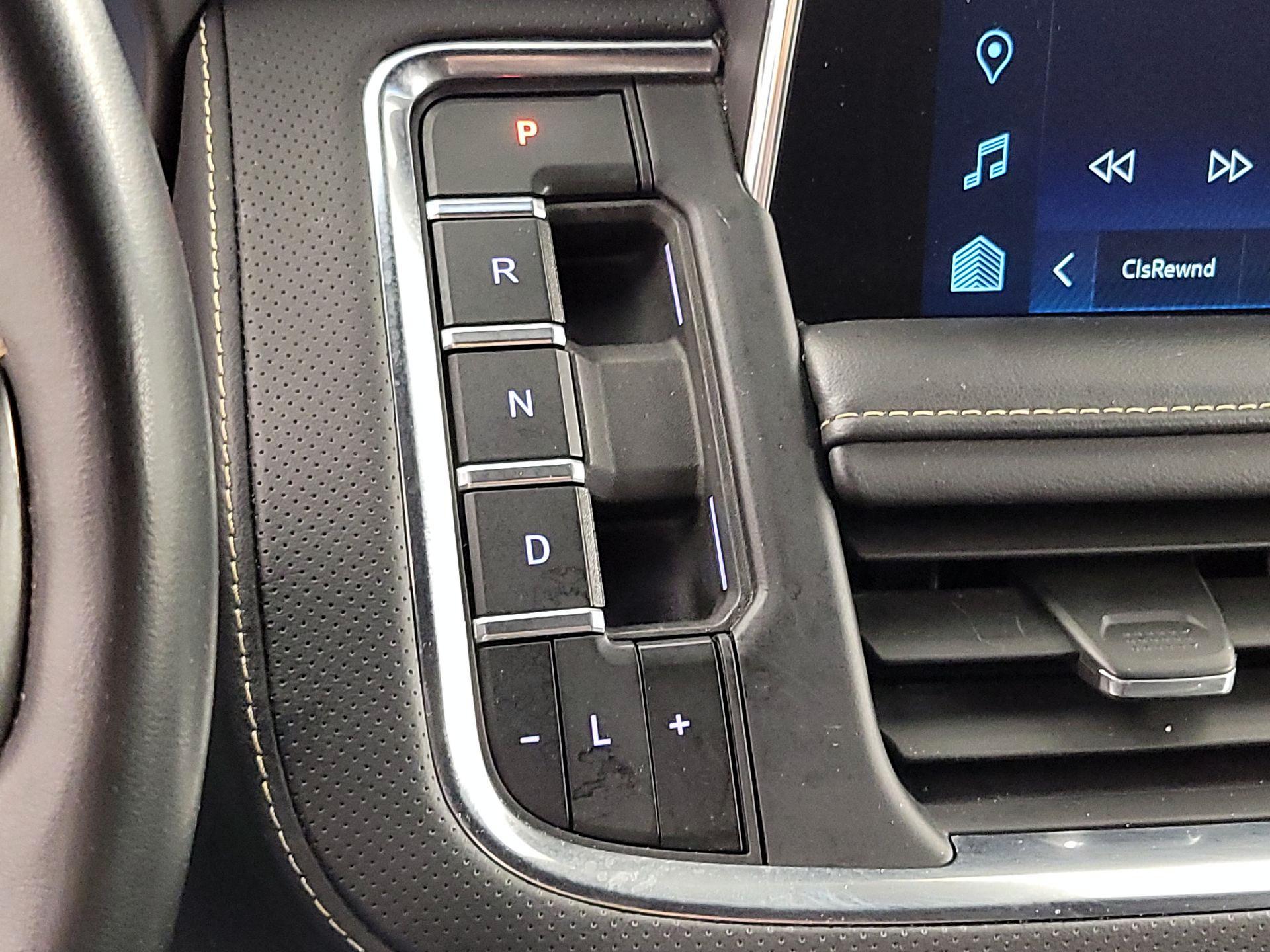 Thumbnail: 2023 Chevrolet Suburban - 17