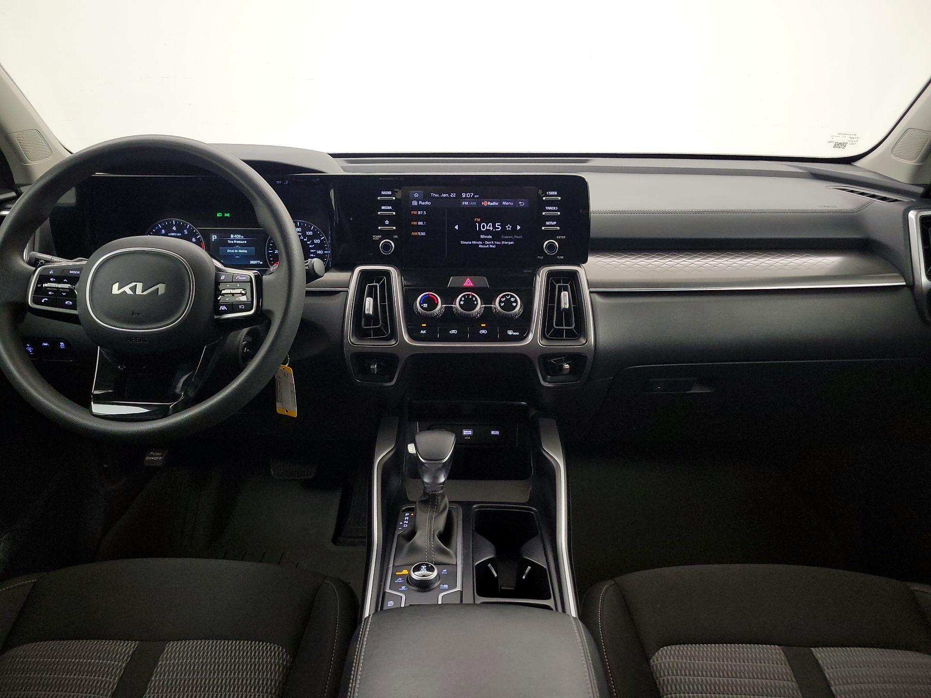 Thumbnail: 2023 Kia Sorento - 9