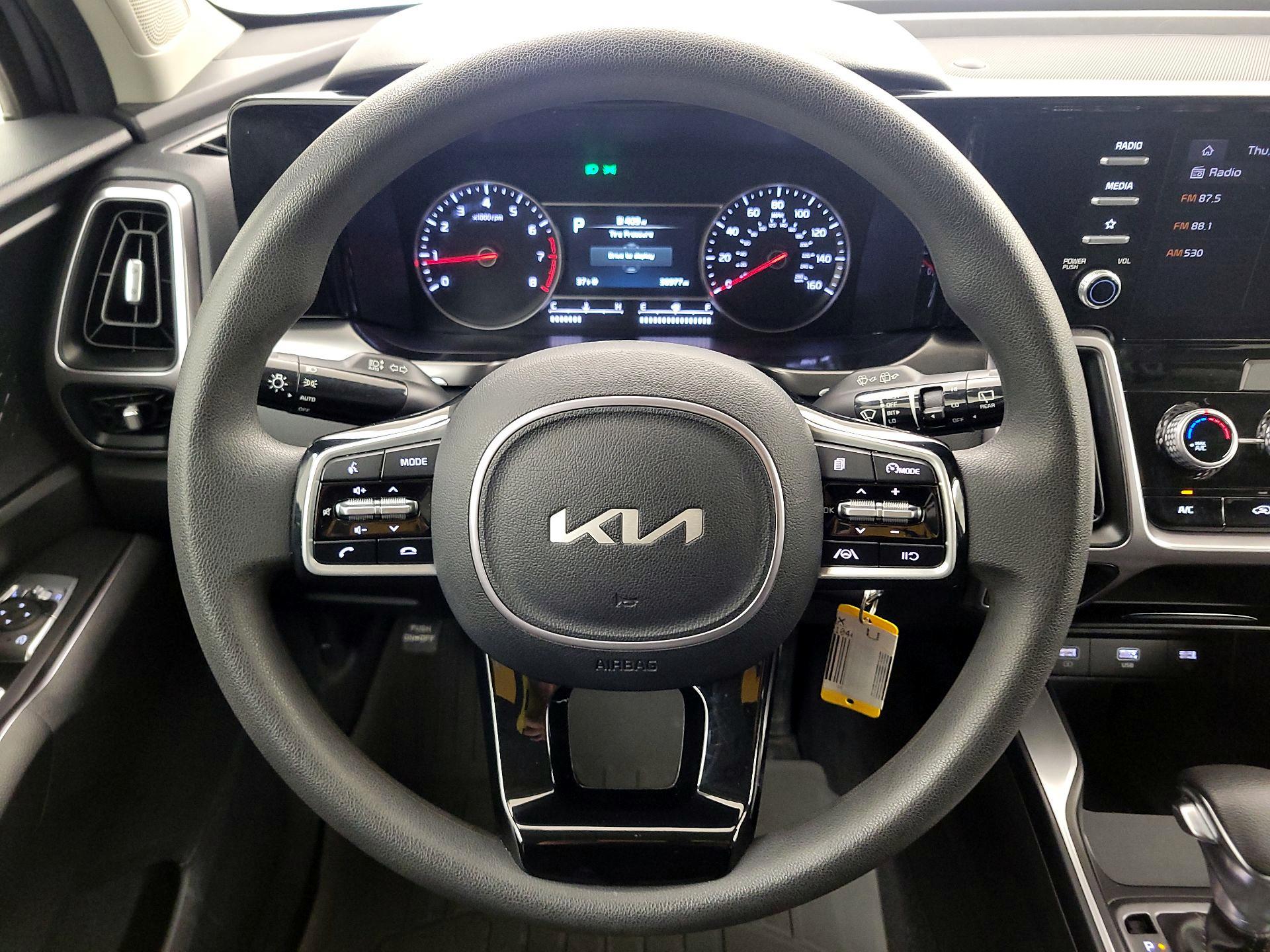 Thumbnail: 2023 Kia Sorento - 10