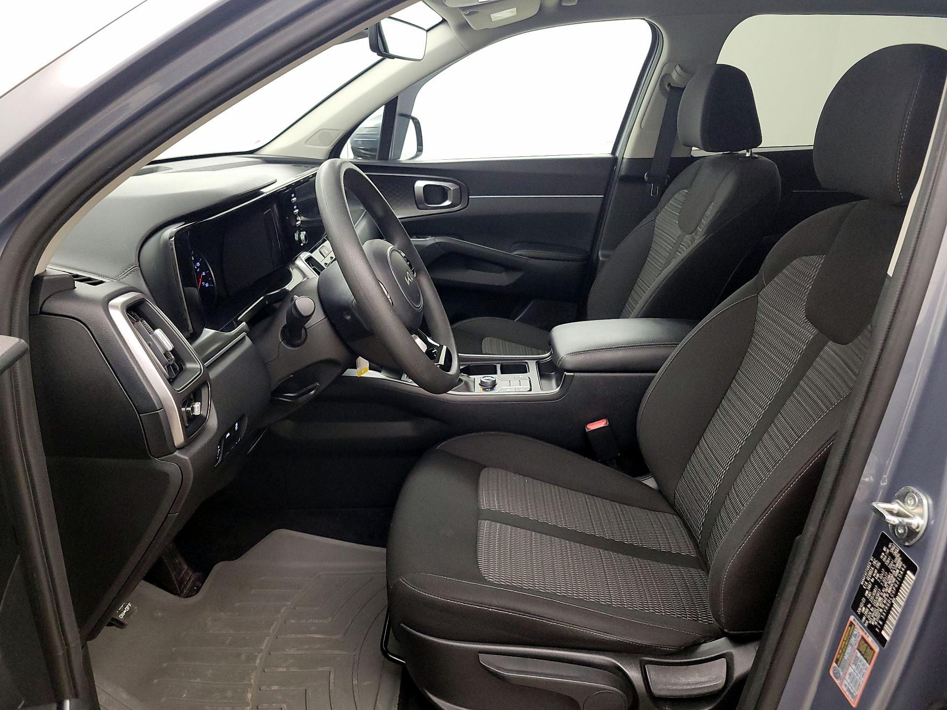 Thumbnail: 2023 Kia Sorento - 11