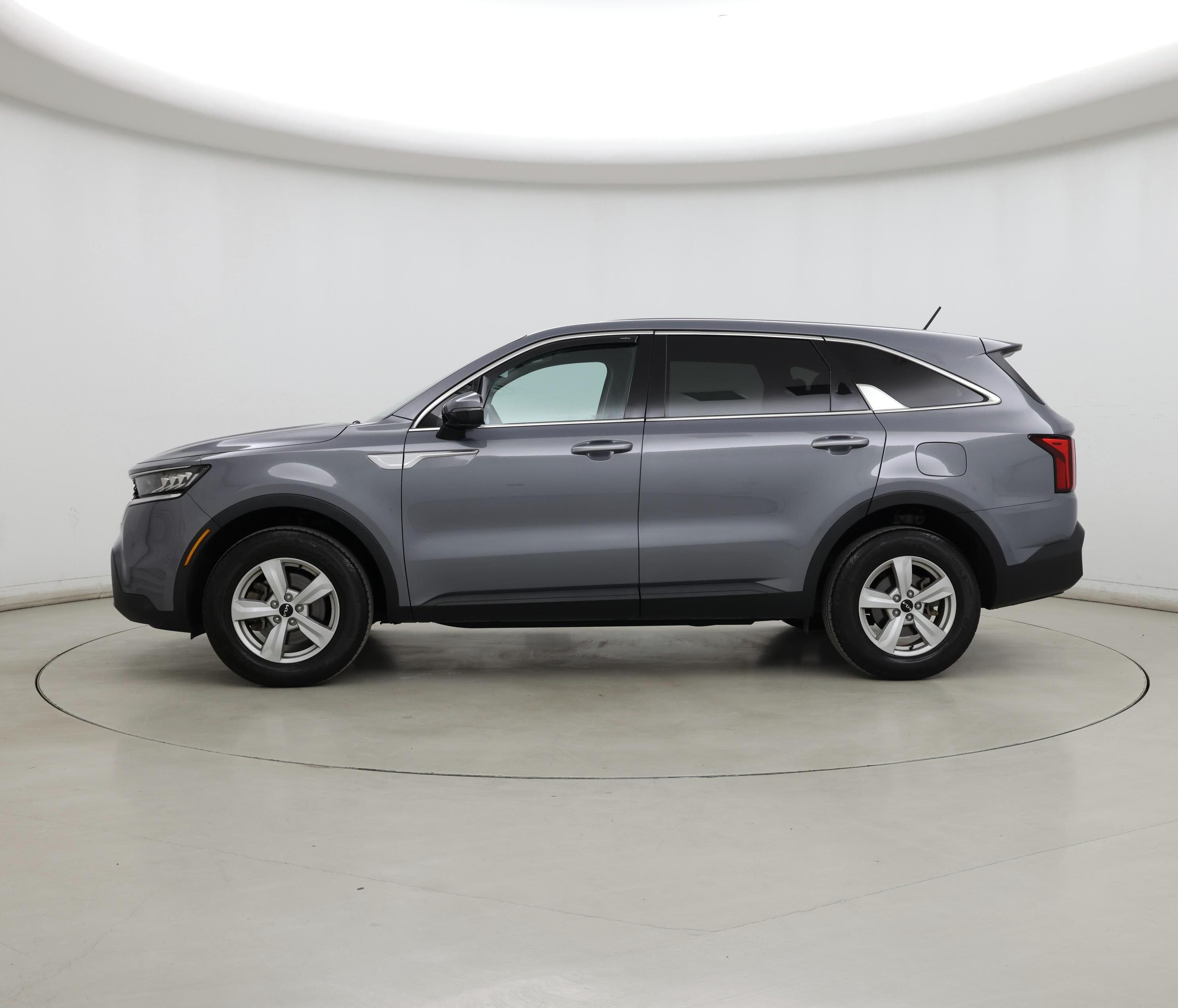 Thumbnail: 2023 Kia Sorento - 3