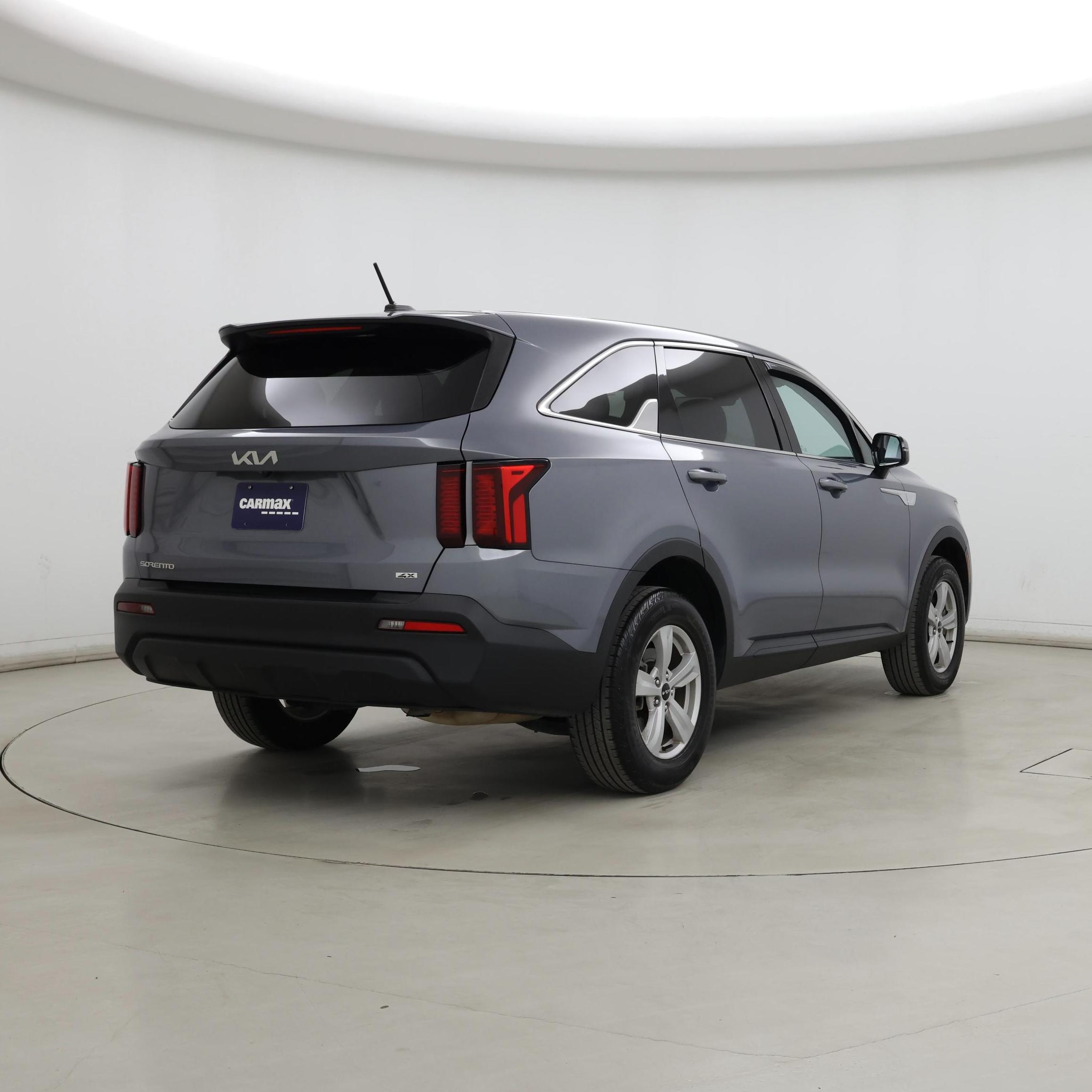 Thumbnail: 2023 Kia Sorento - 8