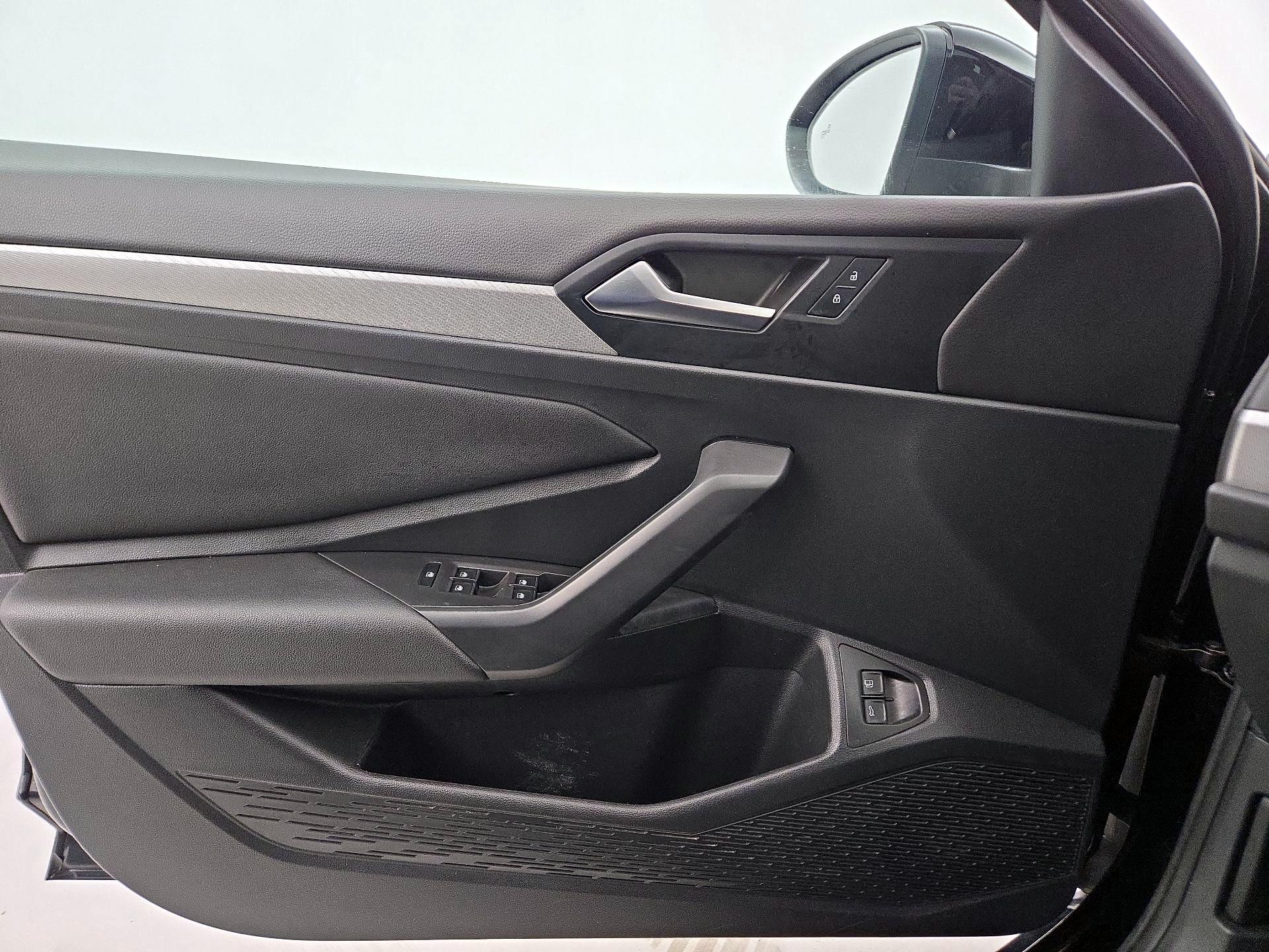 Thumbnail: 2021 Volkswagen Jetta - 12