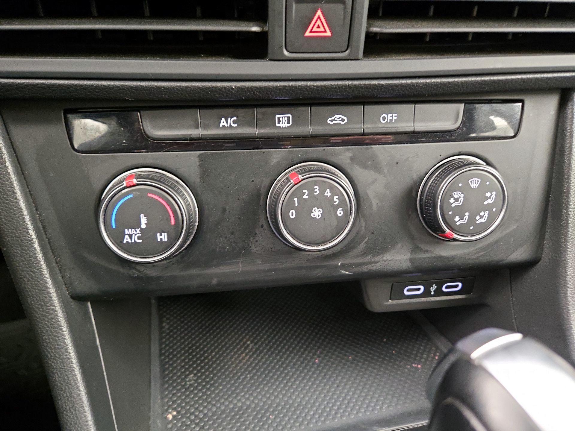 Thumbnail: 2021 Volkswagen Jetta - 16