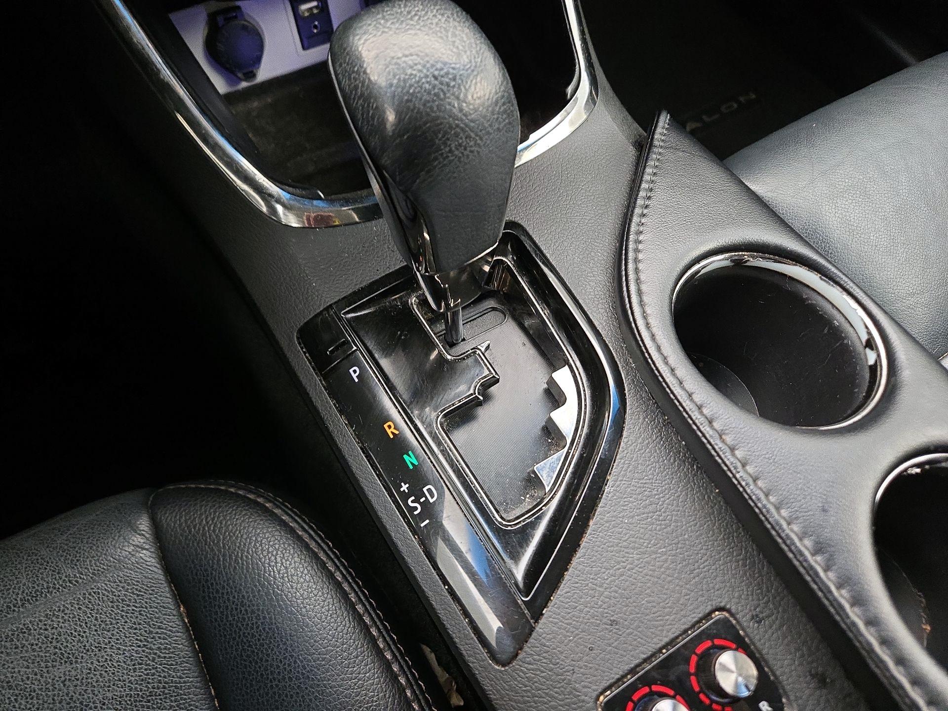 Thumbnail: 2018 Toyota Avalon - 17