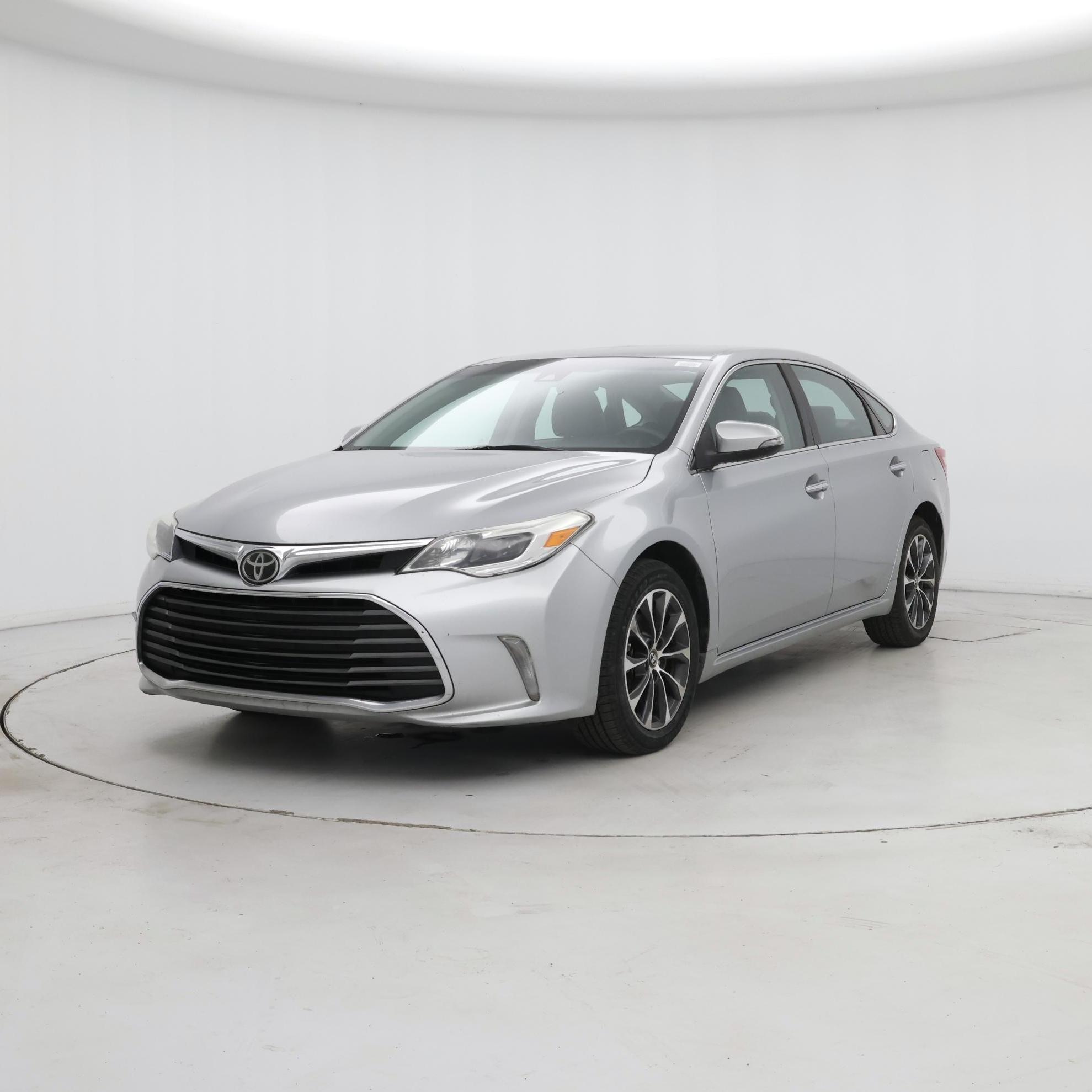 Thumbnail: 2018 Toyota Avalon - 4