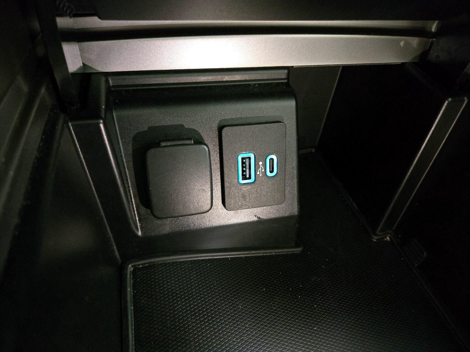 Thumbnail: 2020 Ford Explorer - 19