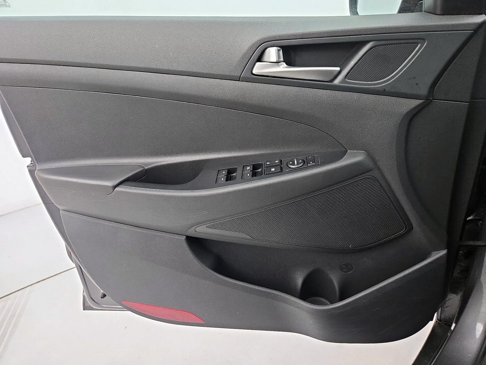 Thumbnail: 2020 Hyundai Tucson - 12