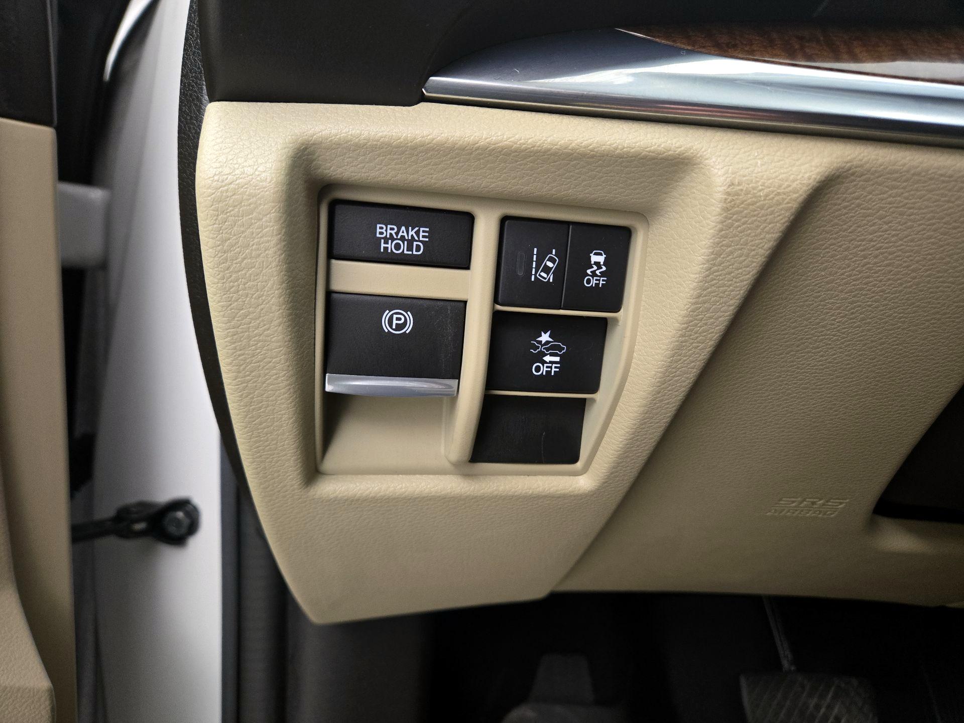 Thumbnail: 2020 Acura MDX - 13