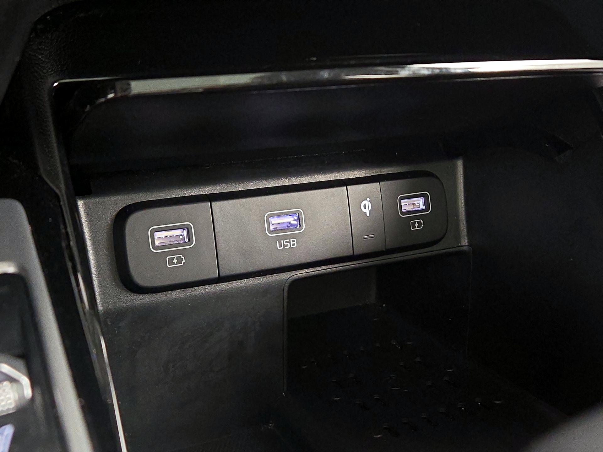 Thumbnail: 2021 Kia Sorento - 18