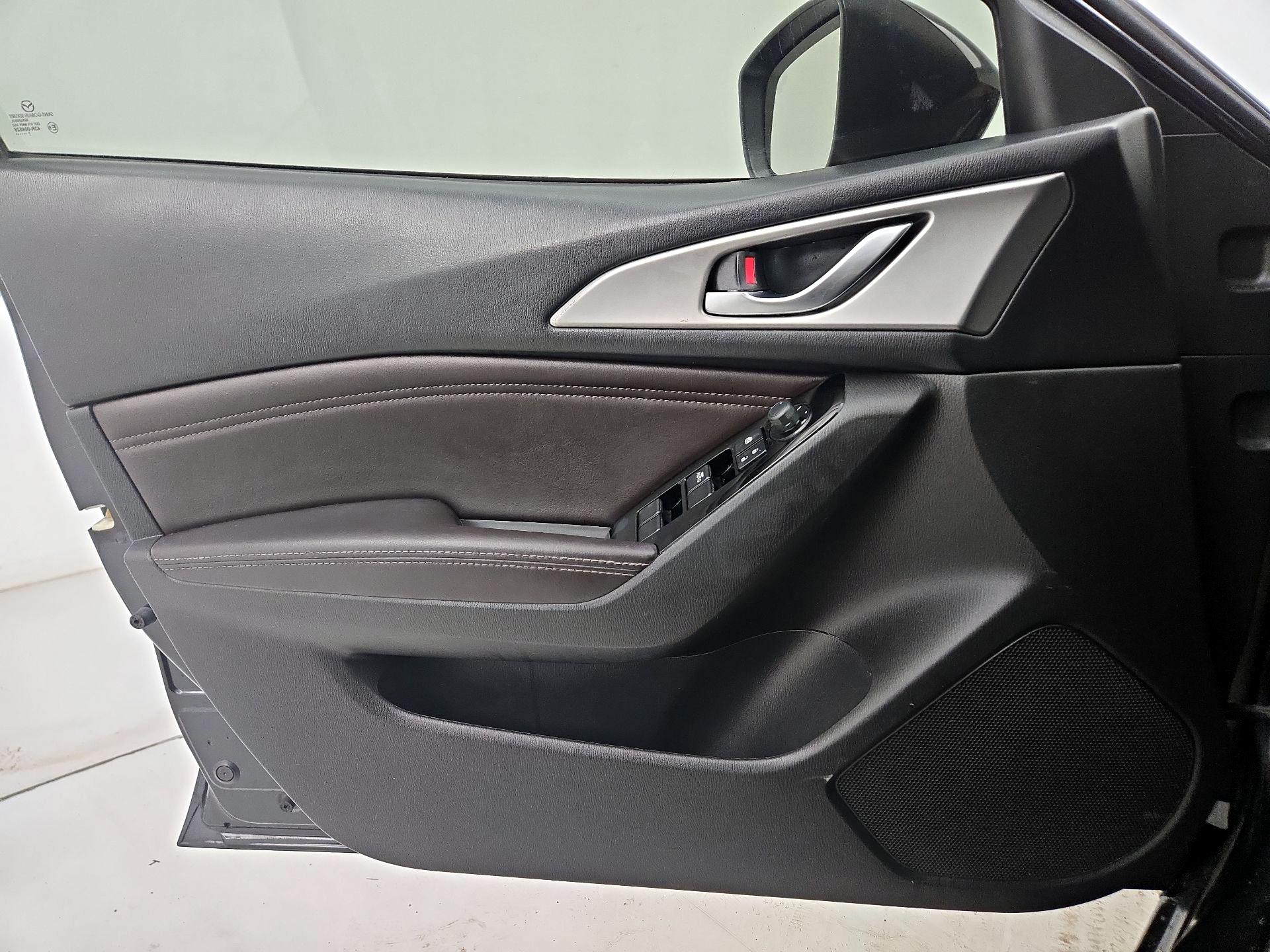 Thumbnail: 2018 Mazda Mazda3 - 12