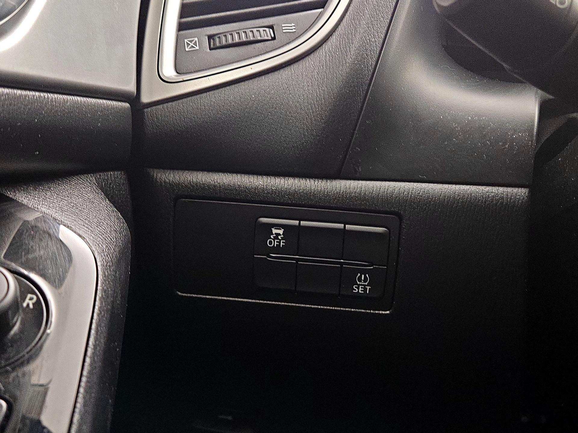 Thumbnail: 2018 Mazda Mazda3 - 13