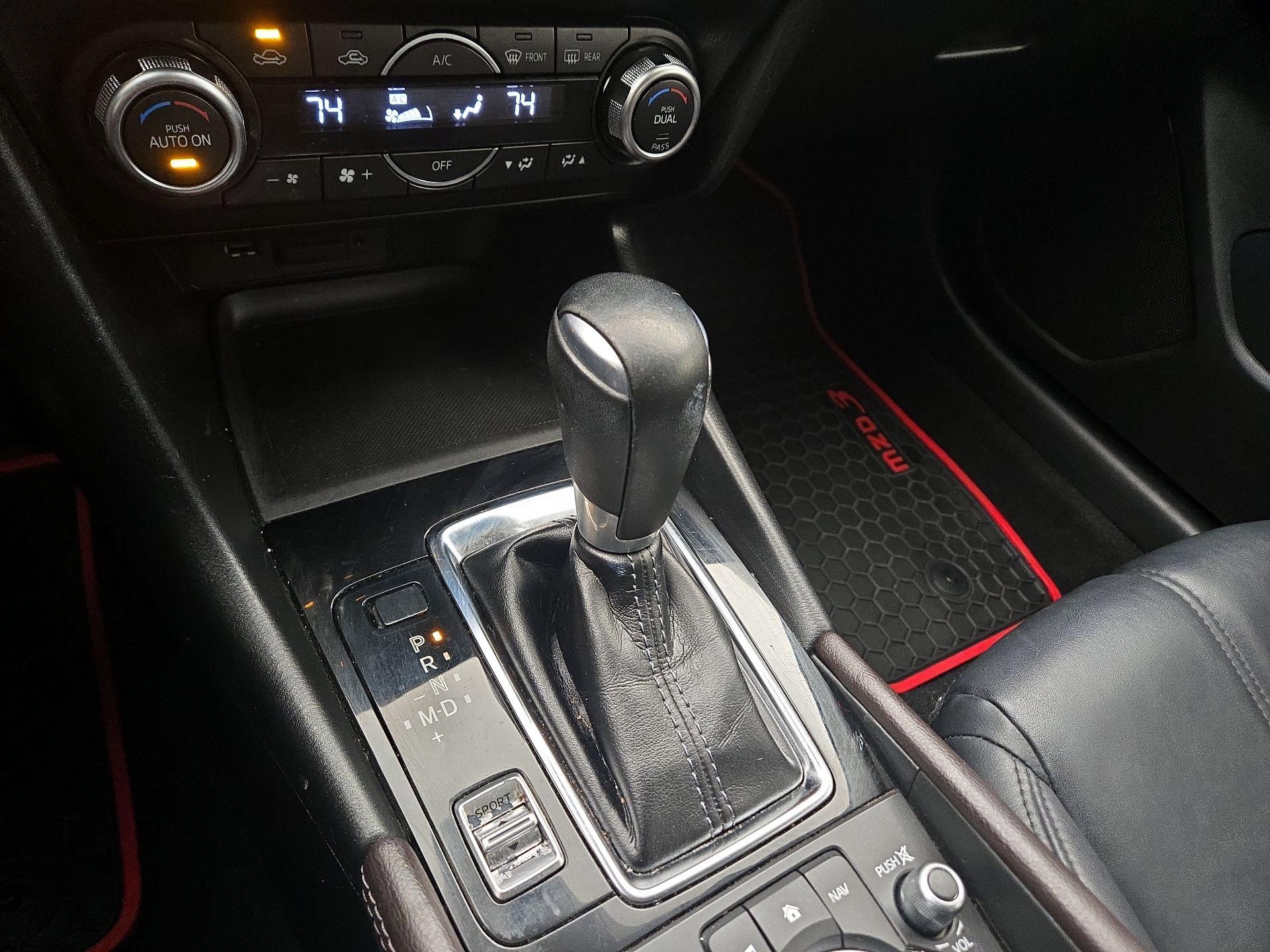 Thumbnail: 2018 Mazda Mazda3 - 17