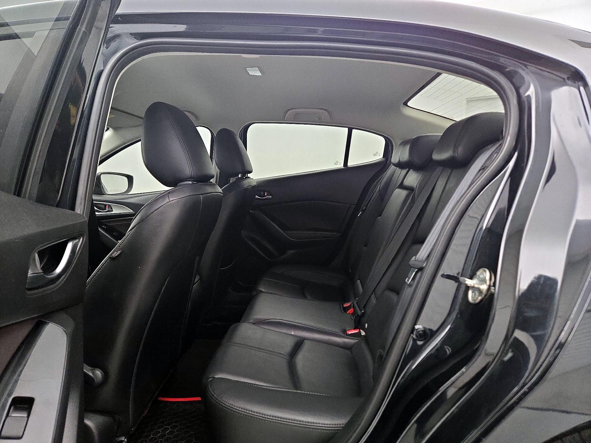 Thumbnail: 2018 Mazda Mazda3 - 19