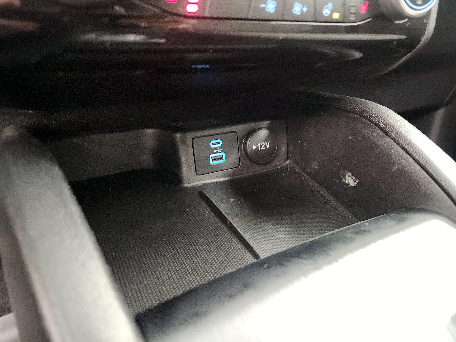 Thumbnail: 2022 Ford Escape - 18