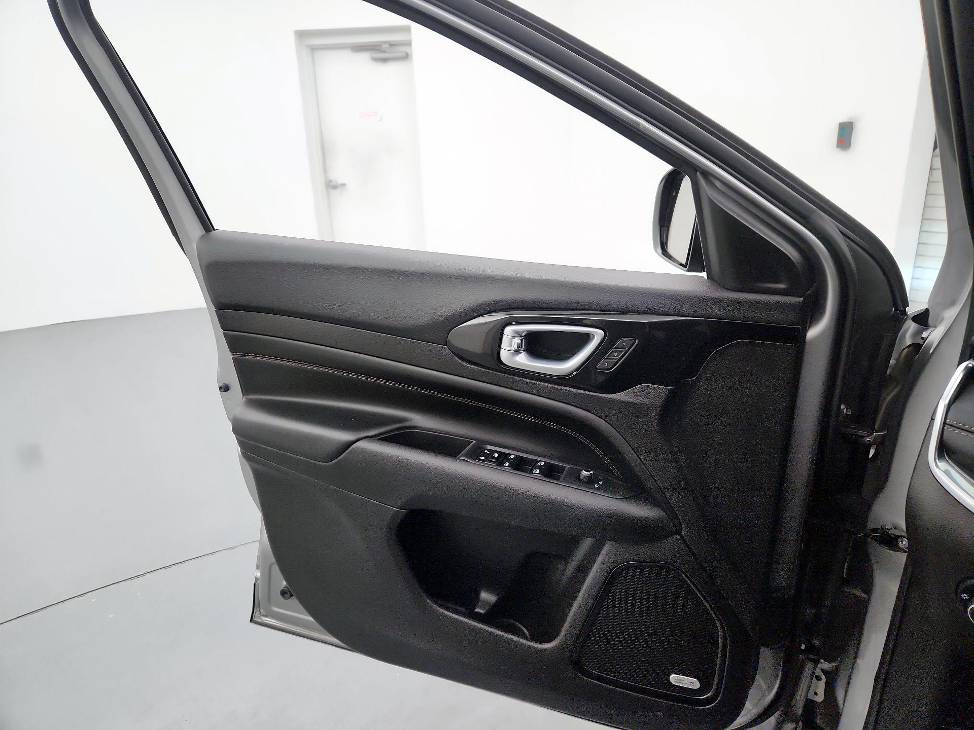 Thumbnail: 2023 Jeep Compass - 12