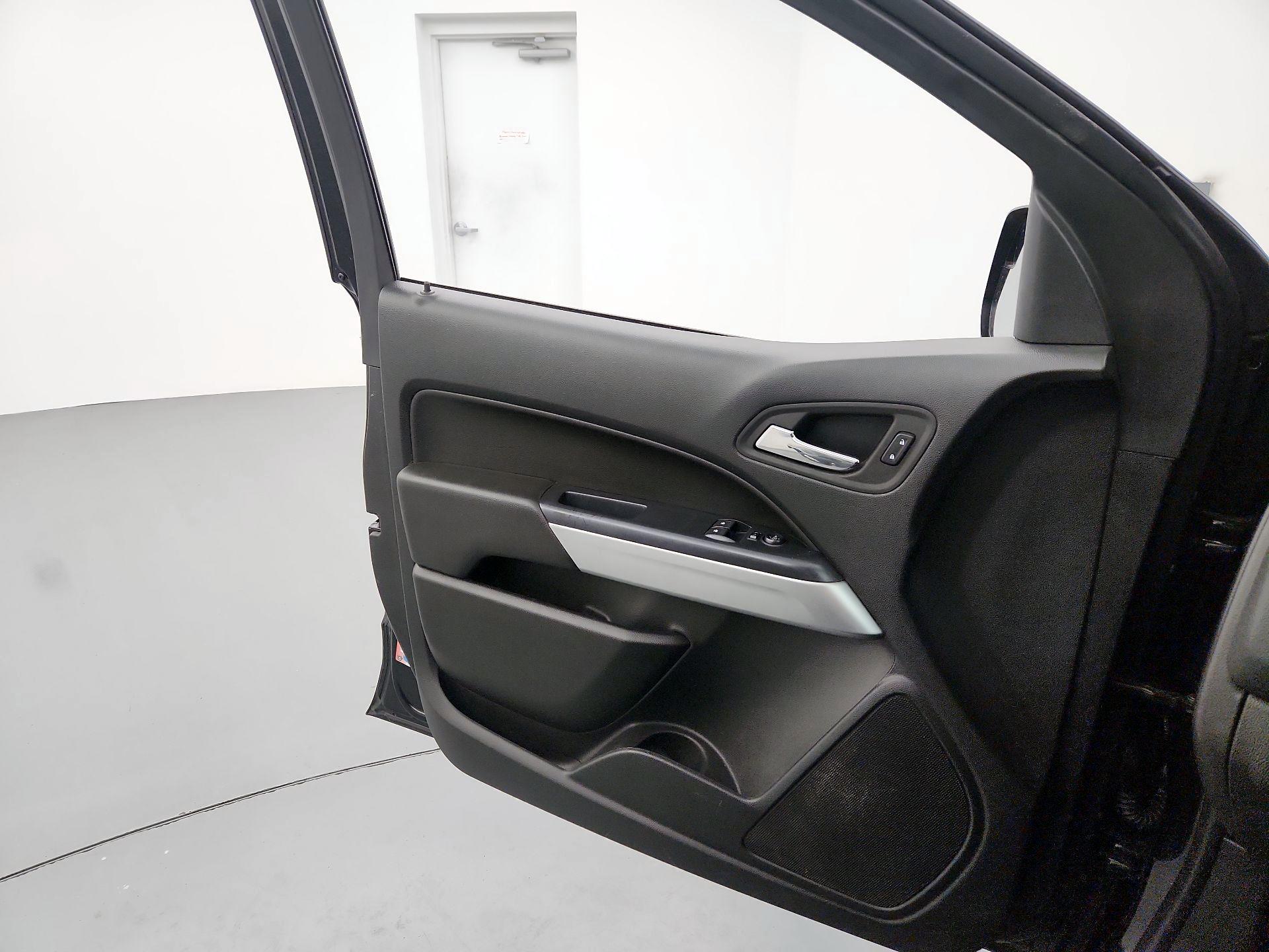 Thumbnail: 2022 Chevrolet Colorado - 12