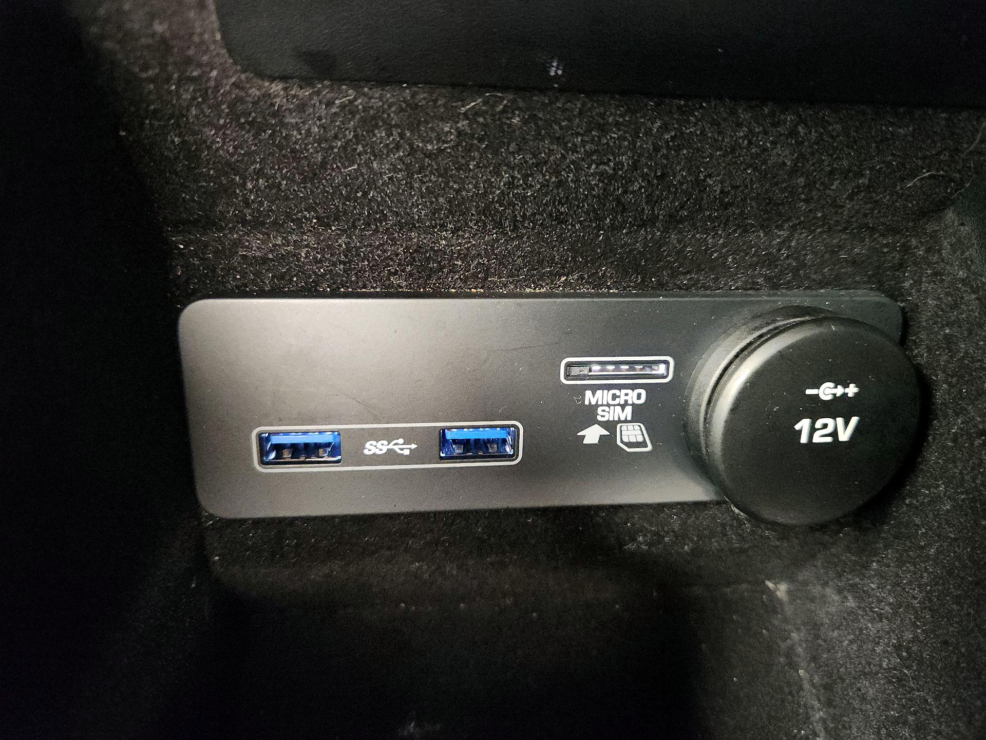 Thumbnail: 2021 Jaguar F-Type - 18