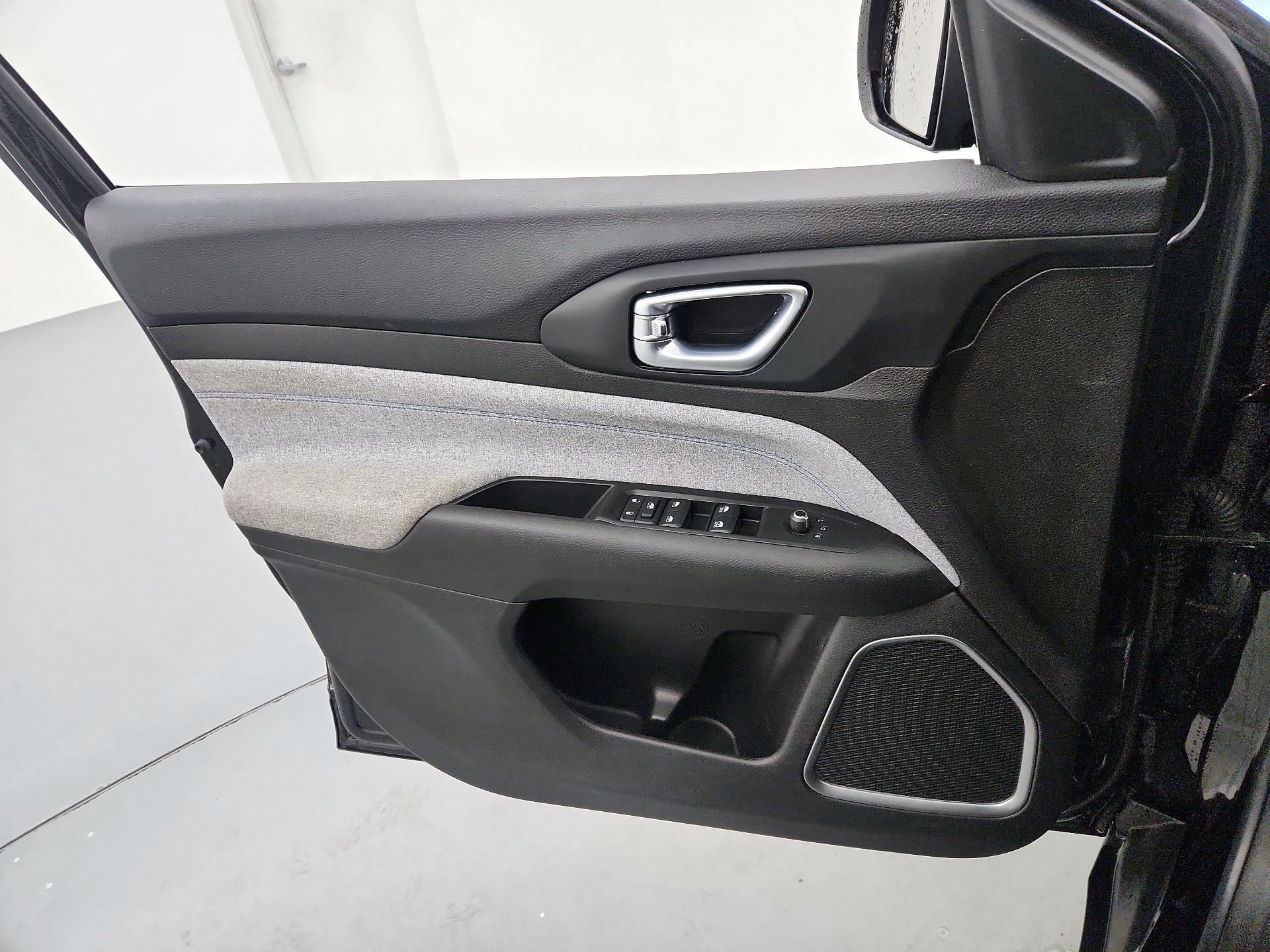 Thumbnail: 2022 Jeep Compass - 12