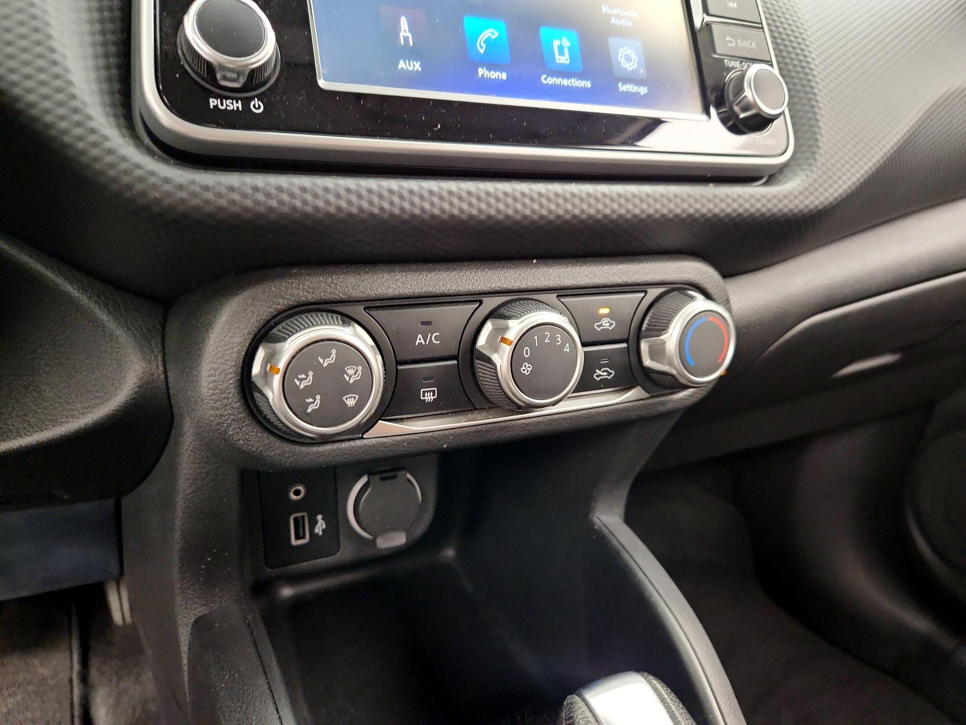 Thumbnail: 2021 Nissan Kicks - 16