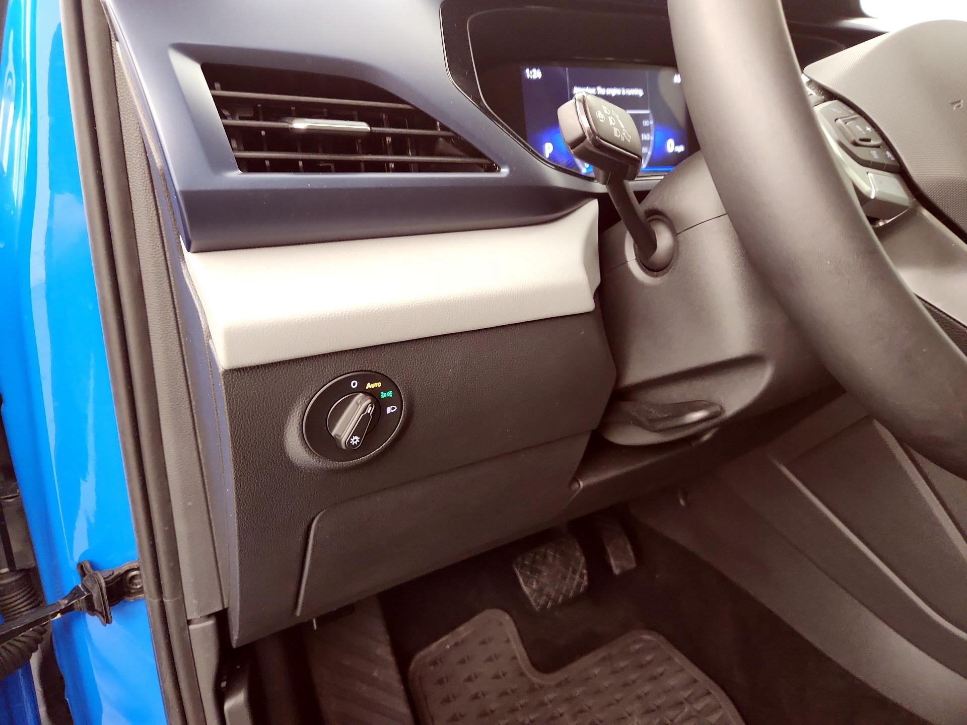 Thumbnail: 2023 Volkswagen Taos - 13