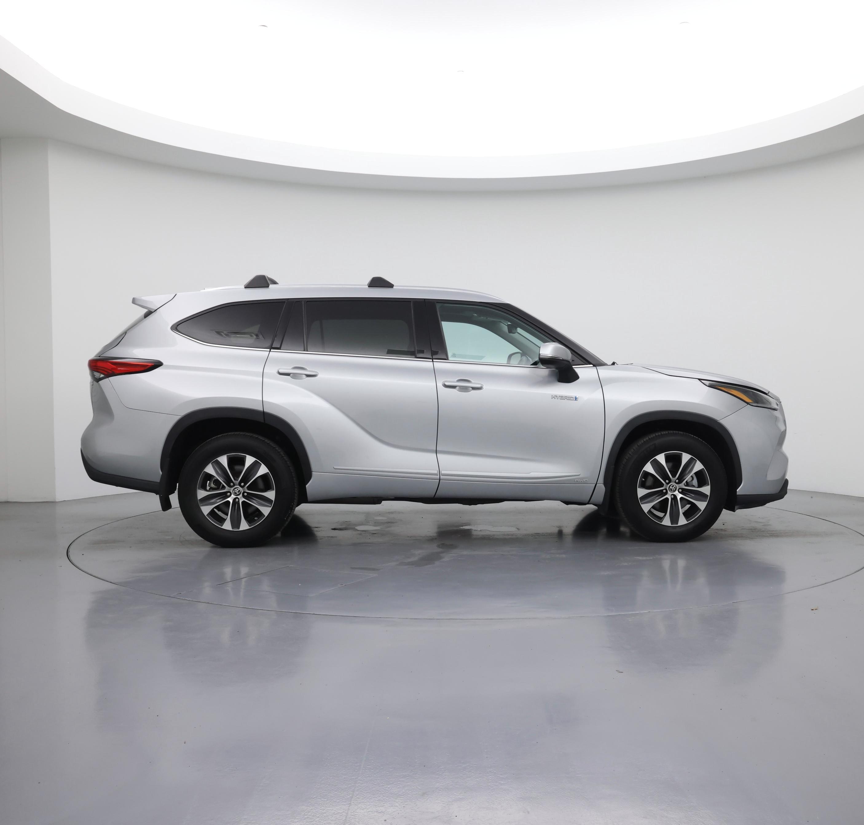 Thumbnail: 2021 Toyota Highlander - 7