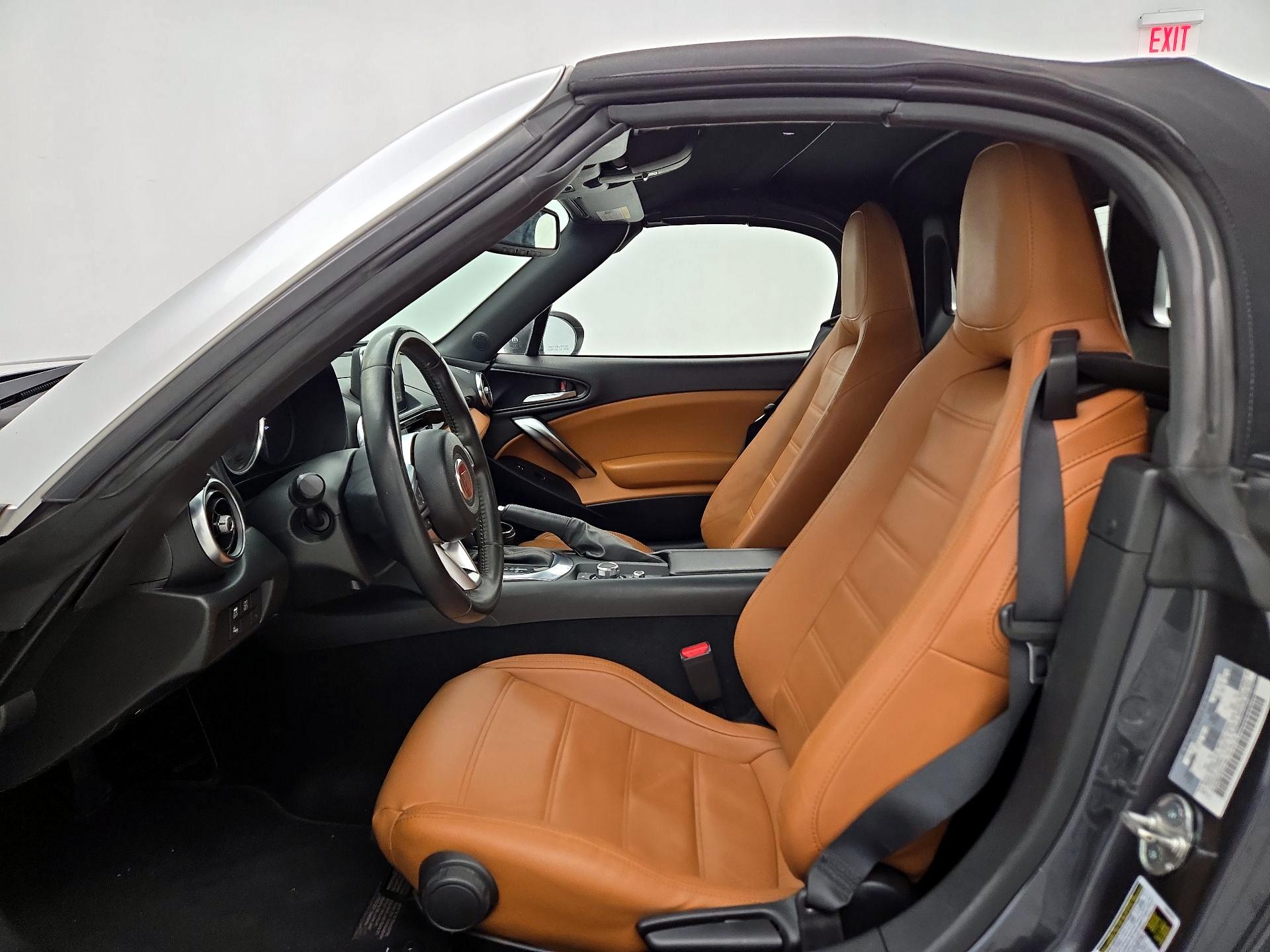 Thumbnail: 2017 Fiat 124 Spider - 11