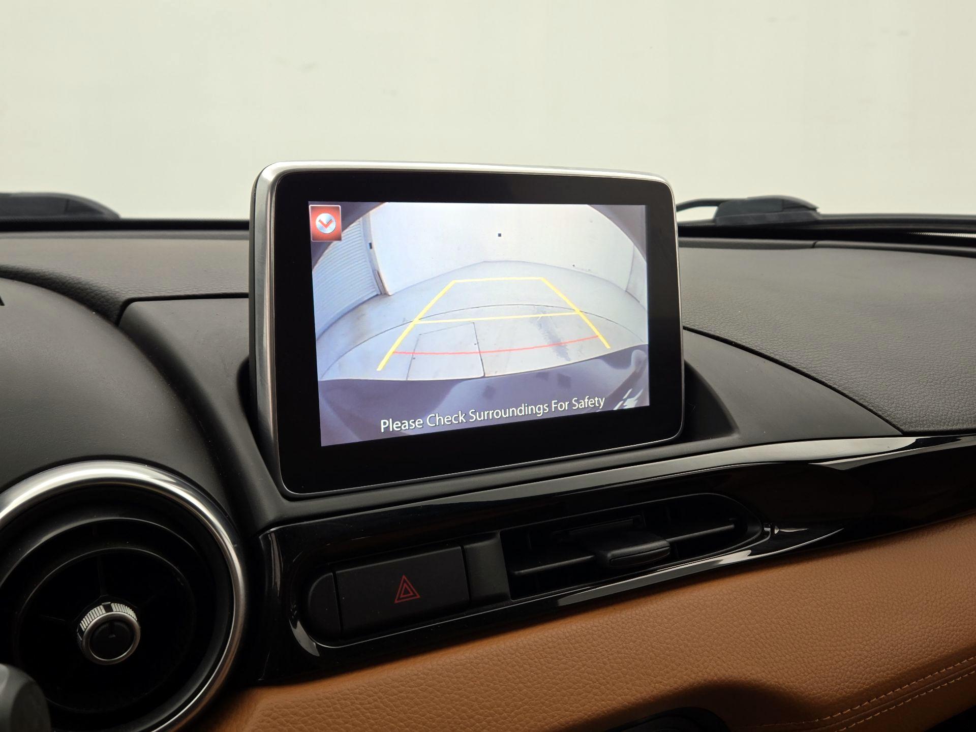 Thumbnail: 2017 Fiat 124 Spider - 14