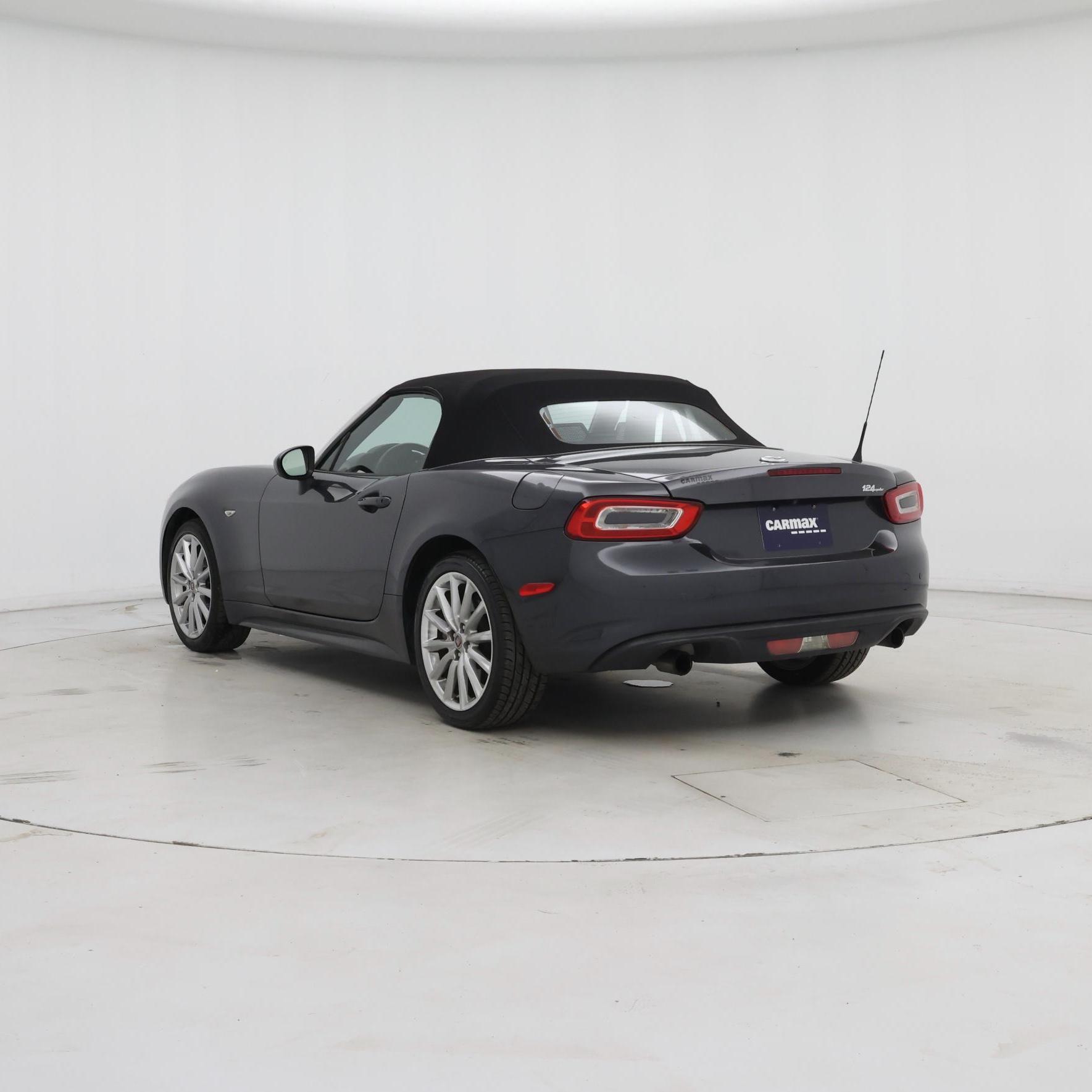 Thumbnail: 2017 Fiat 124 Spider - 2