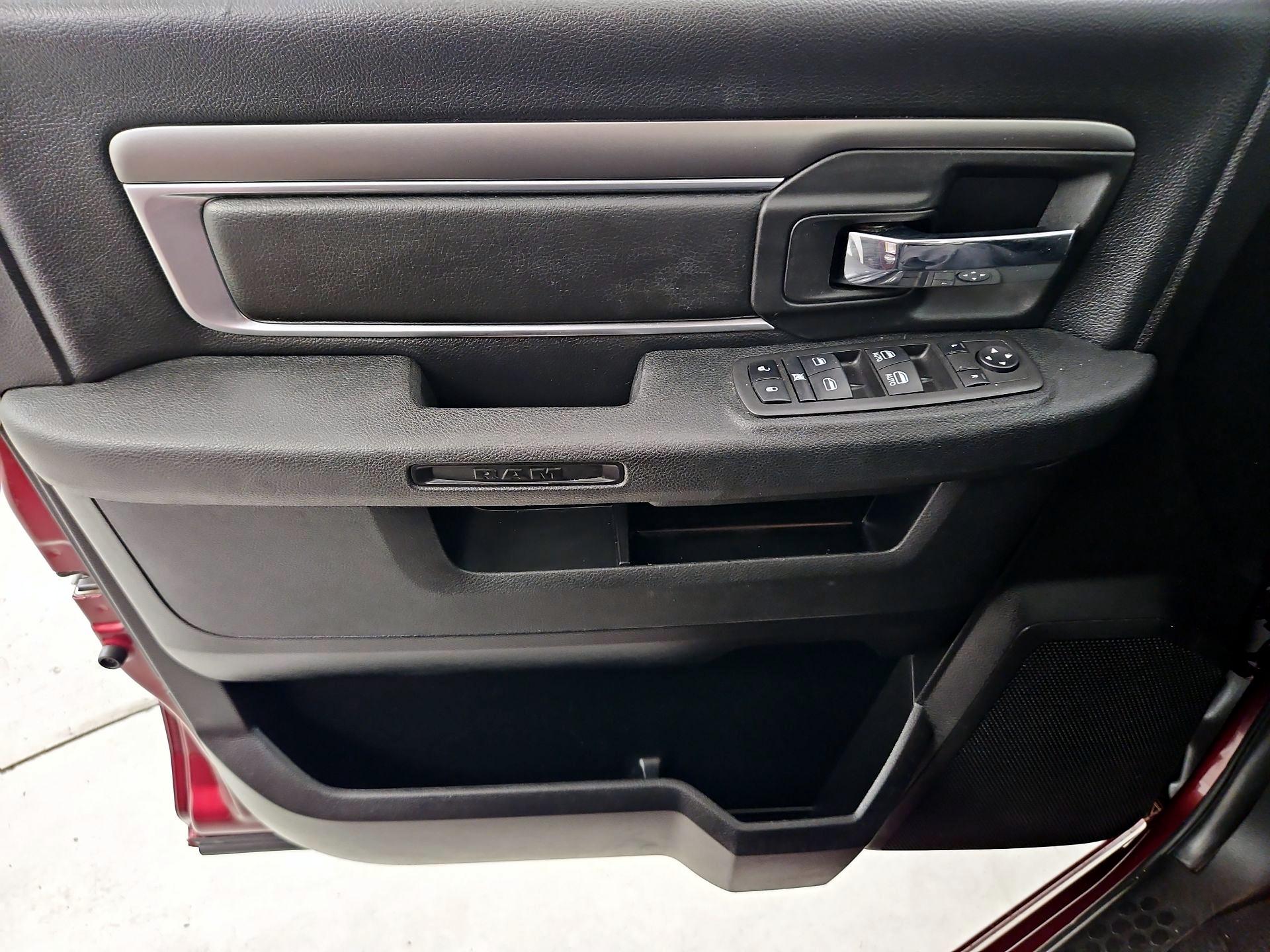 Thumbnail: 2022 RAM 1500 Classic - 12